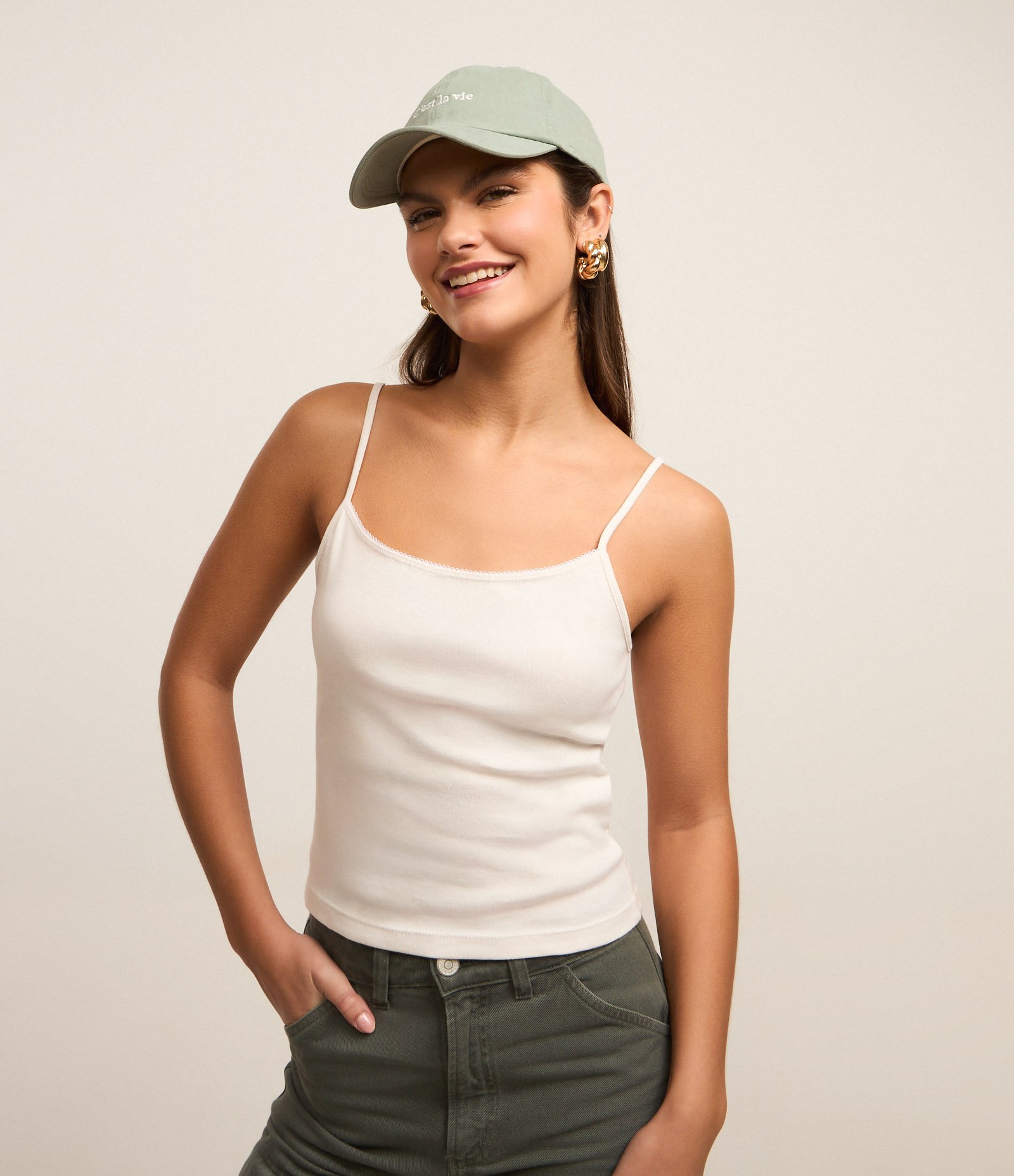 Blusa em Ribana de Alcinha com Trabalhado no Decote Branco 1