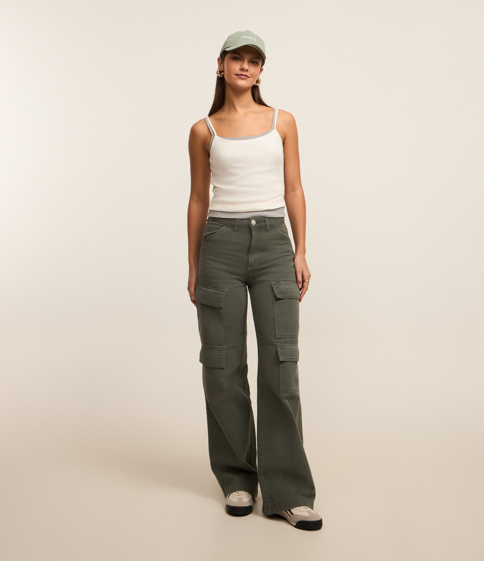 Blusa em Ribana de Alcinha com Trabalhado no Decote Branco 2