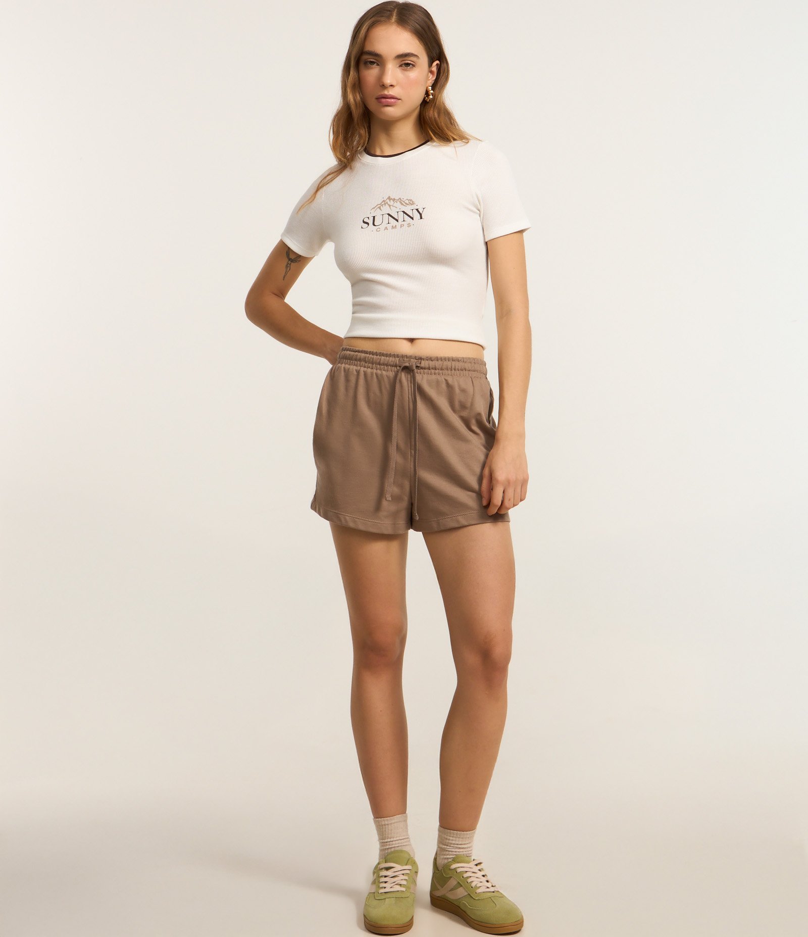 Short em Moletom com Cordão e Cós Elástico Marrom 1