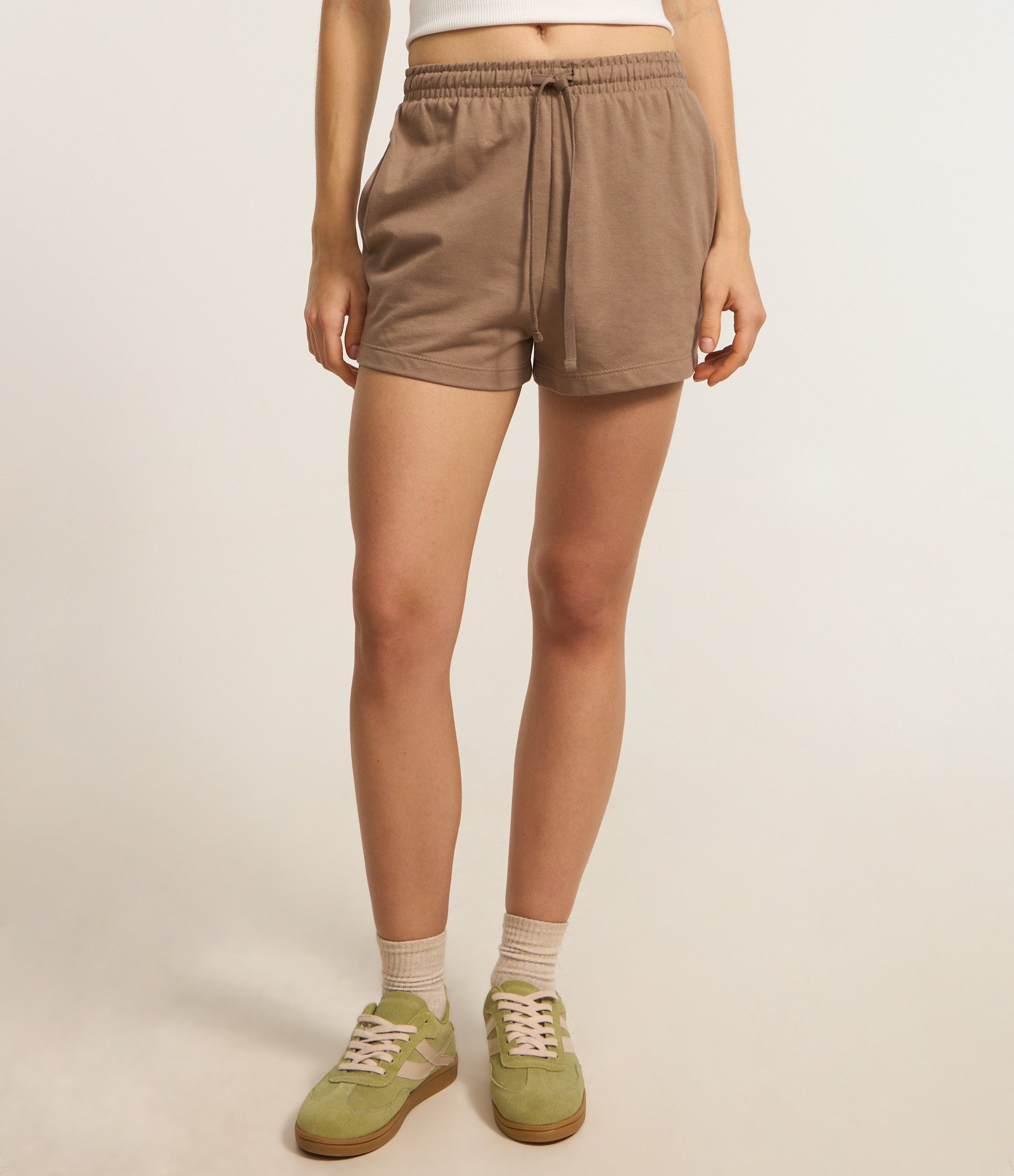 Short em Moletom com Cordão e Cós Elástico Marrom 3