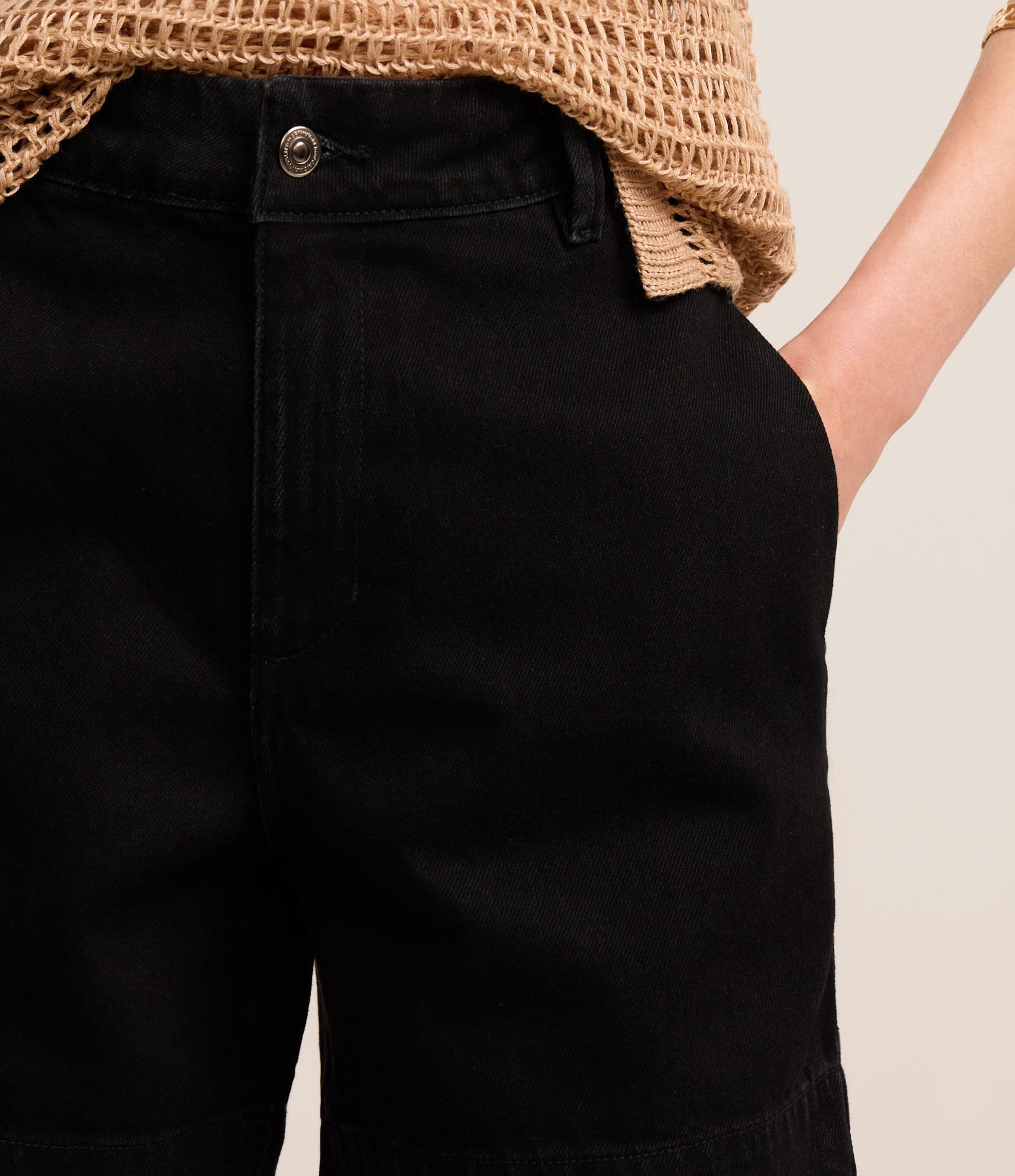 Short em Jeans com Cintura Alta Preto 4