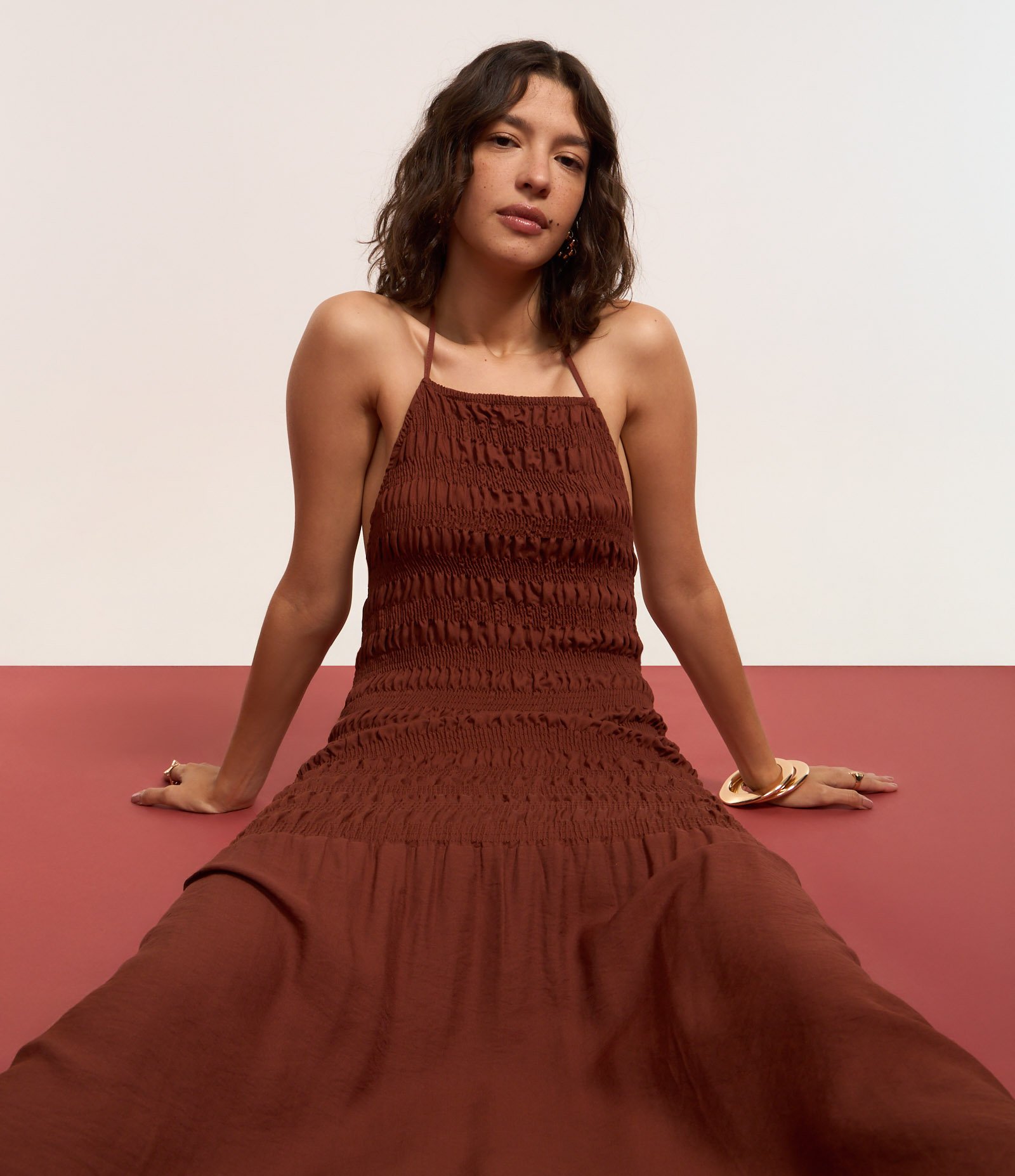 Vestido New Midi em Lastex com Gola Halter e Babado Marrom 4