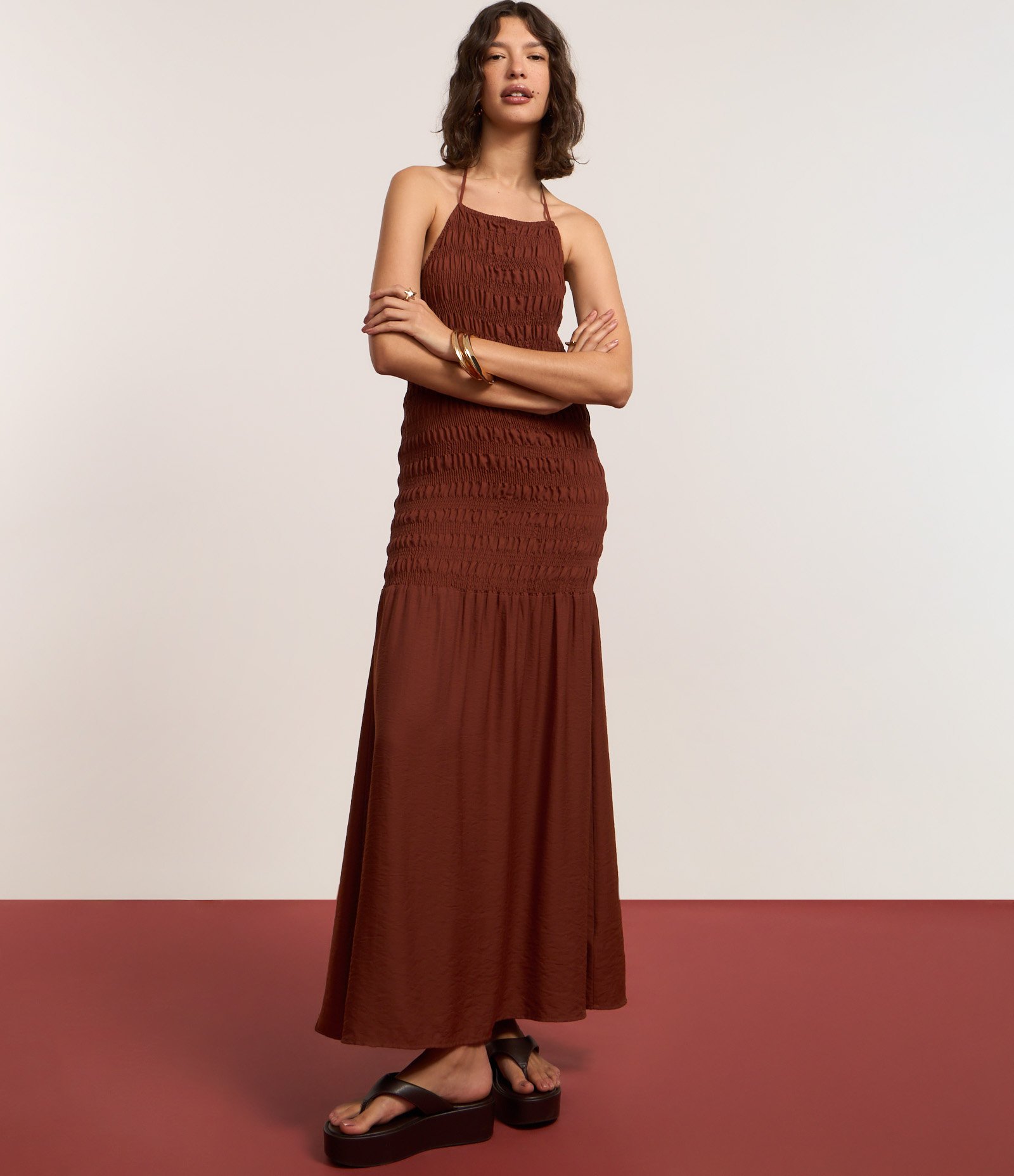 Vestido New Midi em Lastex com Gola Halter e Babado Marrom 6