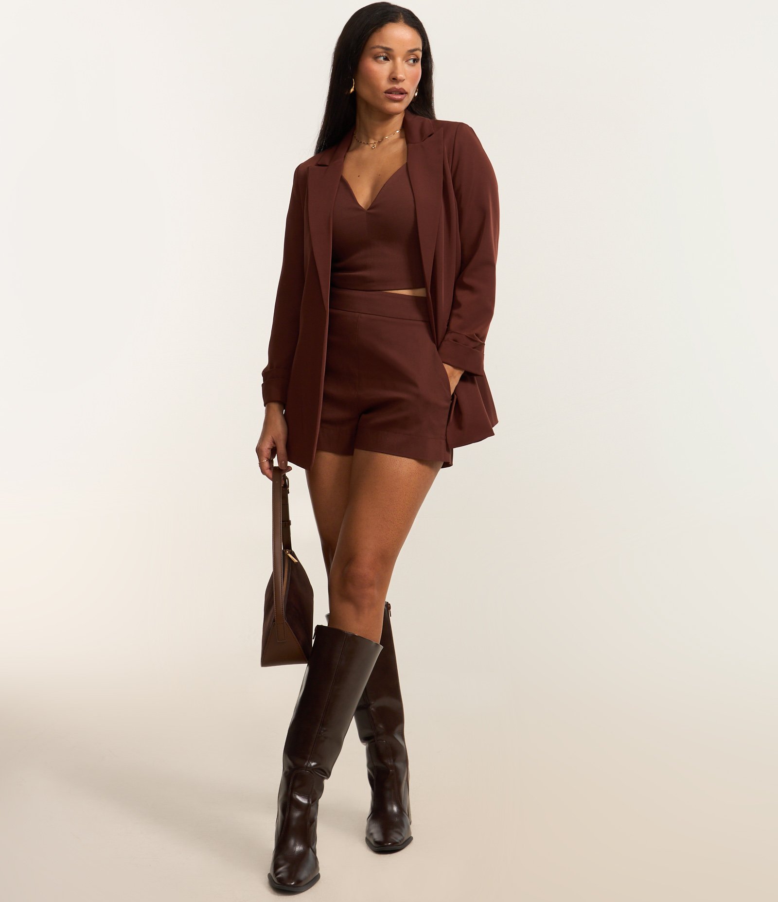 Blazer Oversized Alongado em Alfaiataria com Pregas no Punho Marrom Intenso 2