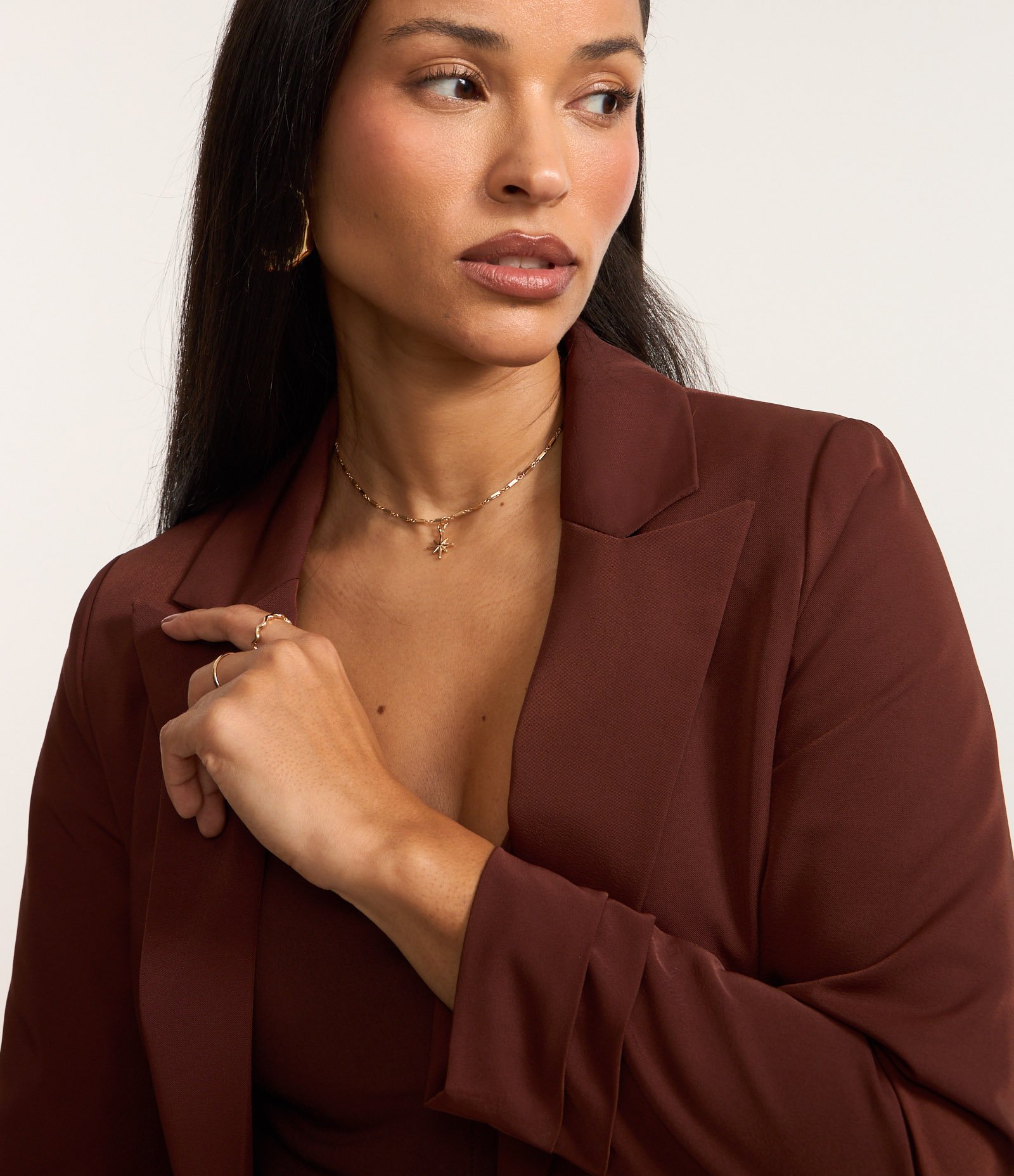 Blazer Oversized Alongado em Alfaiataria com Pregas no Punho Marrom Intenso 5