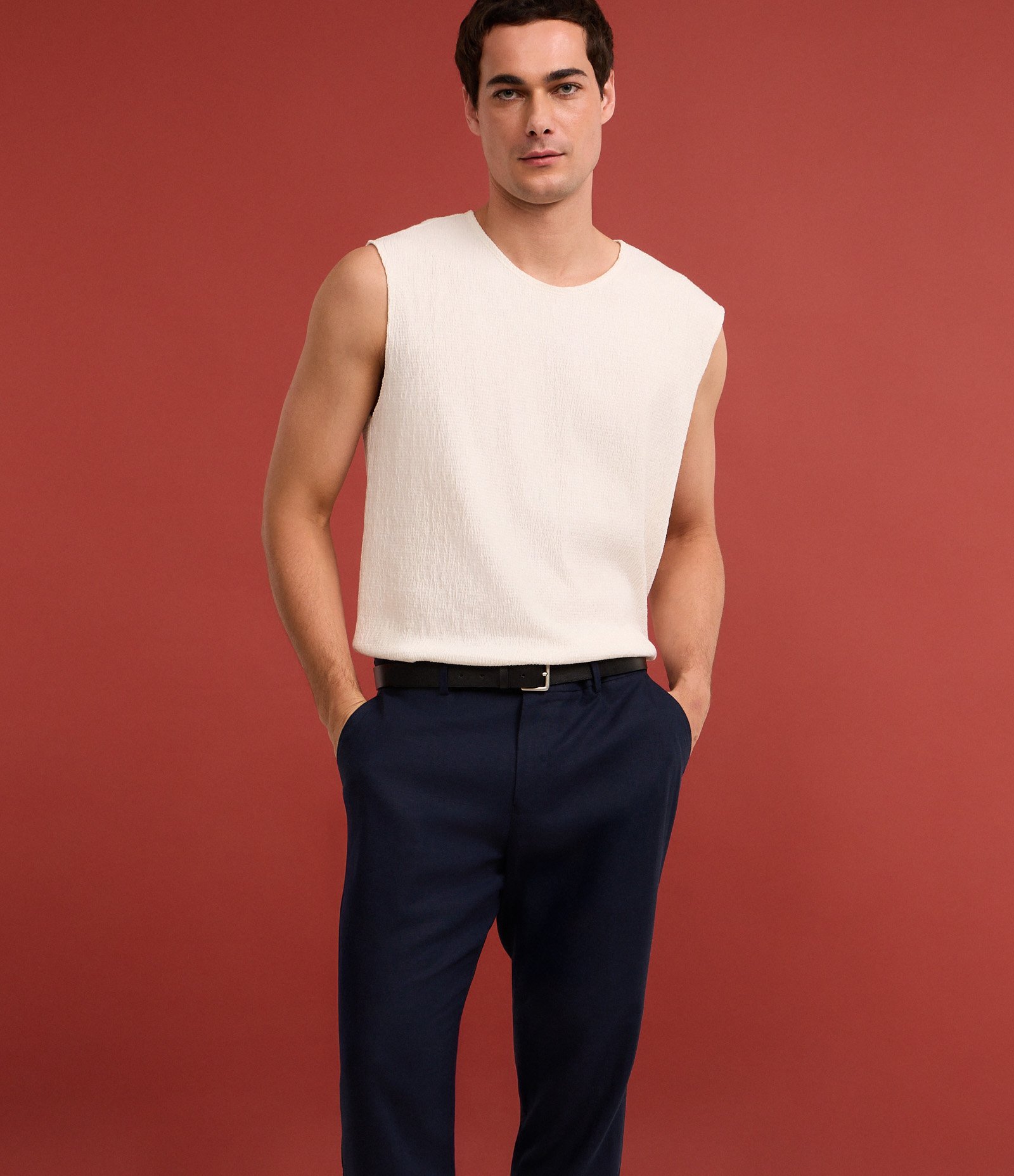 Calça Relaxed Alfaiatada em Viscolinho Azul Marinho 4