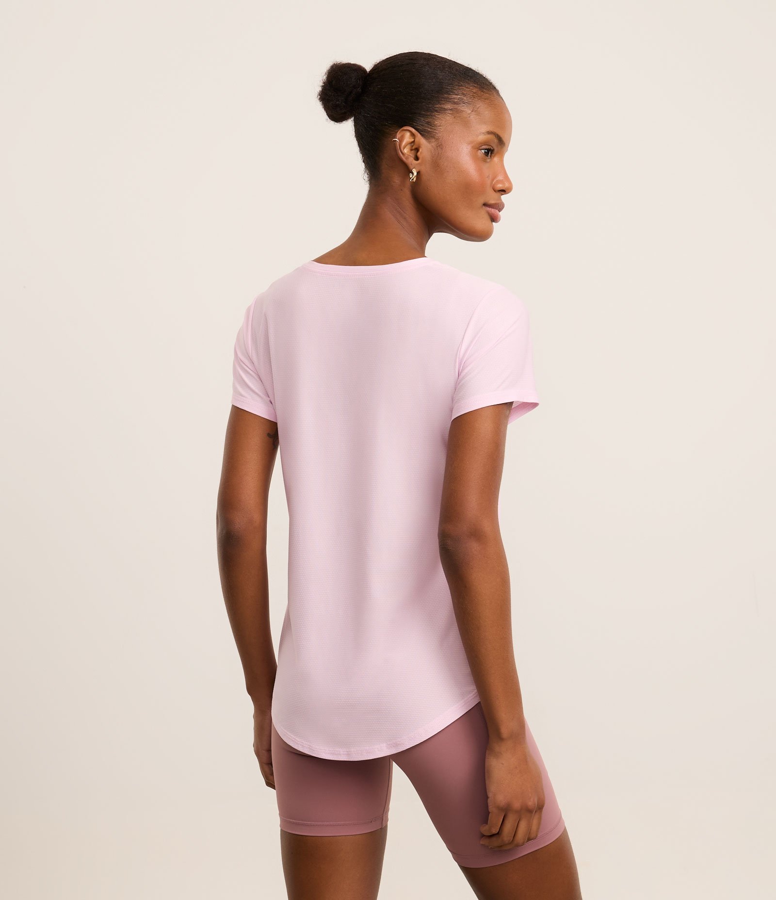 Camiseta Esportiva em Microfibra Texturizada com Estampa Ondas Lilás 3