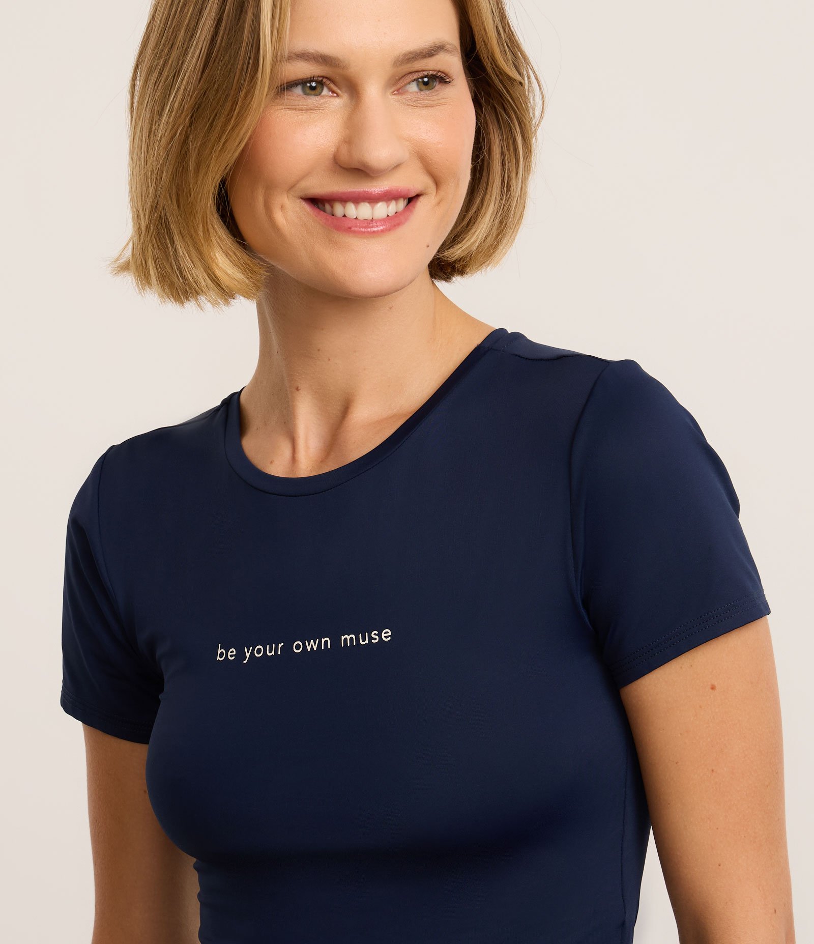 Camiseta Esportiva em Microfibra com Estampa Be Your Own Muse Azul 1