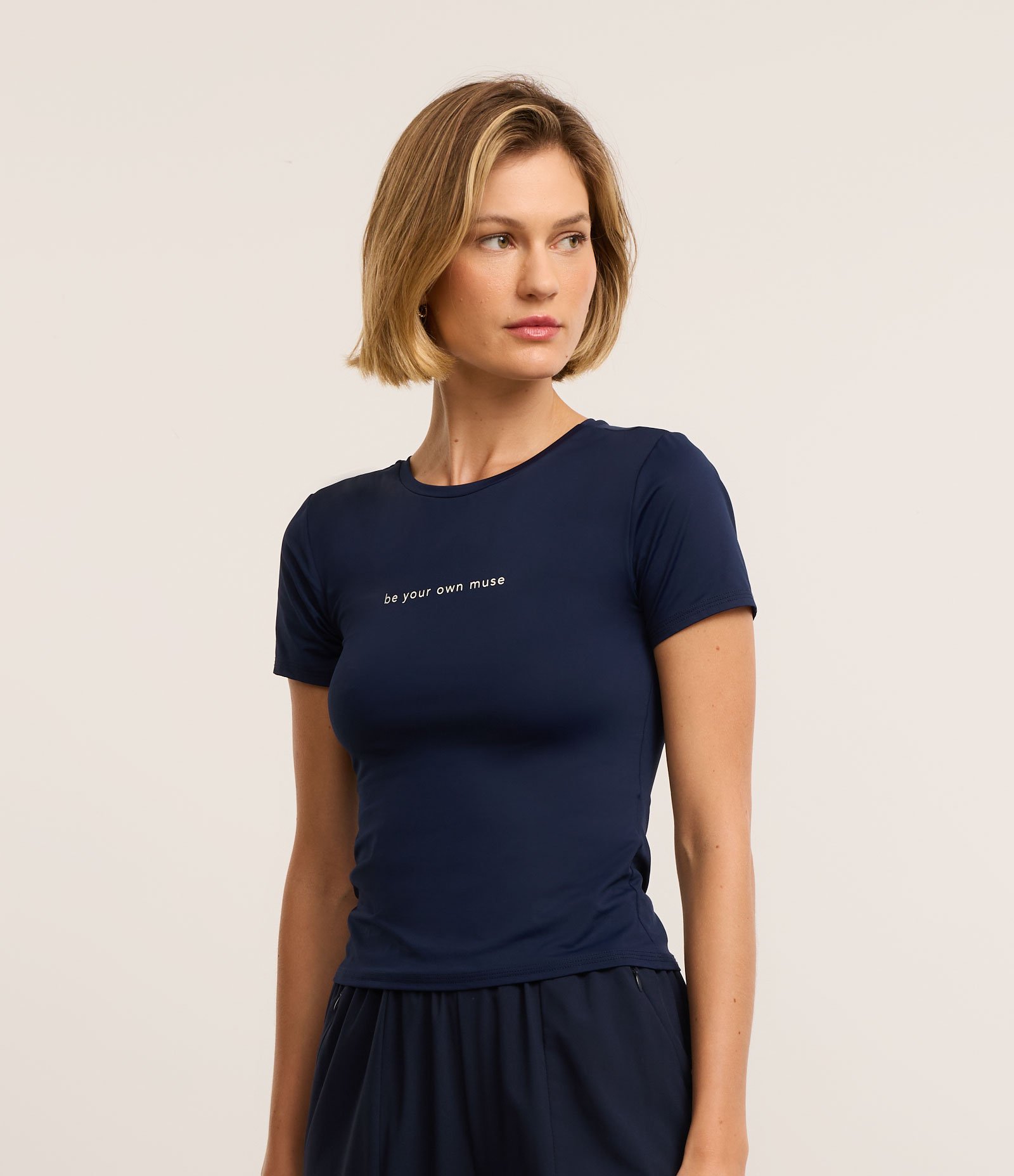 Camiseta Esportiva em Microfibra com Estampa Be Your Own Muse Azul 2