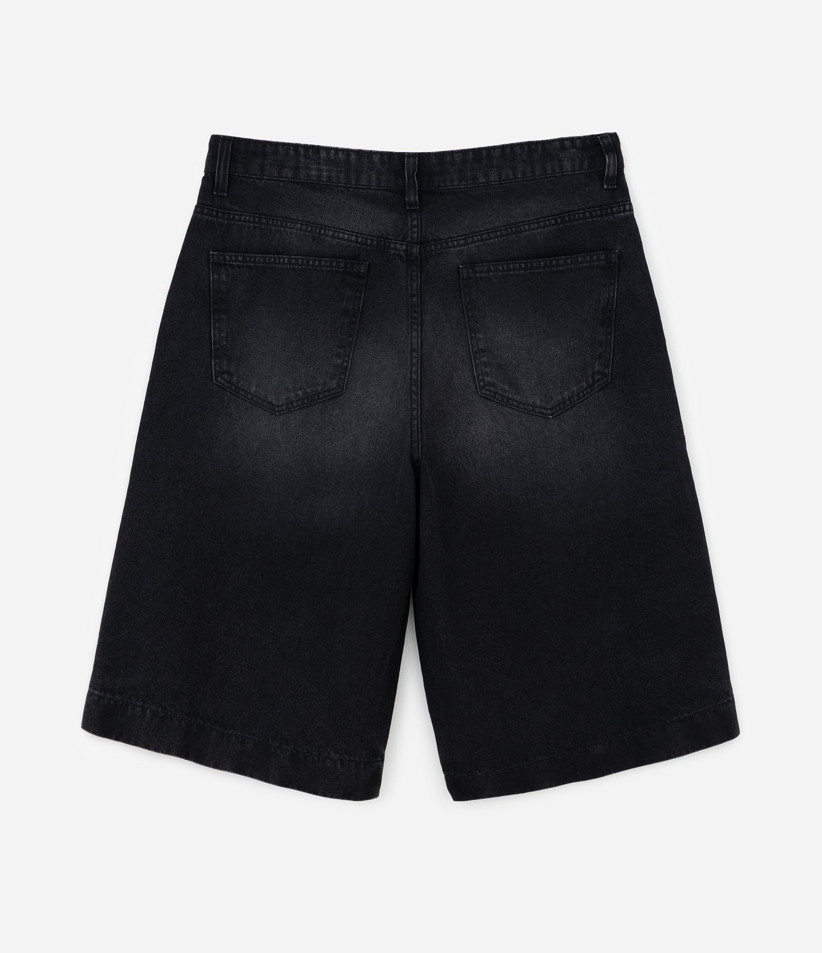 Bermuda Super Baggy em Jeans com Bordado Frontal Preto 8