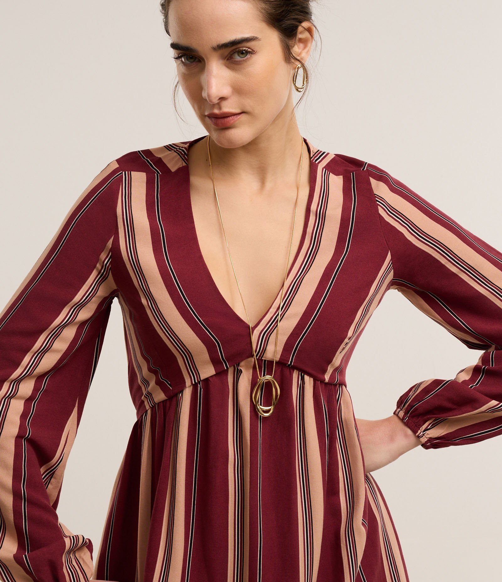 Vestido em Viscolinho com Manga Bufante e Bloco de Cor Bicolor Bordô/Salmão 3