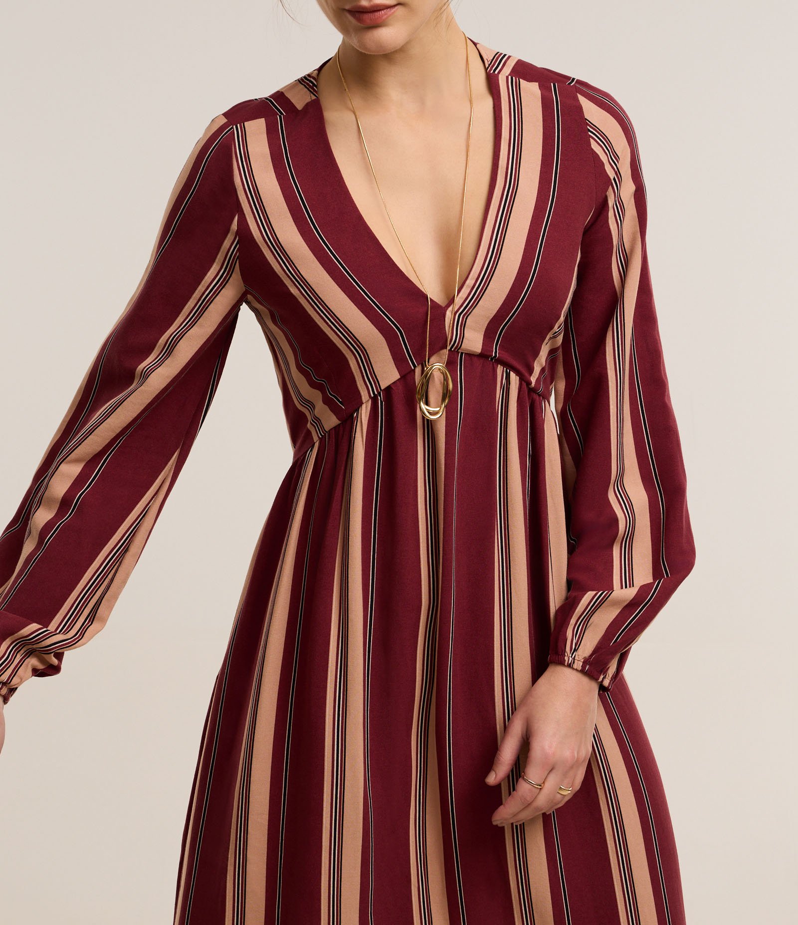 Vestido em Viscolinho com Manga Bufante e Bloco de Cor Bicolor Bordô/Salmão 5