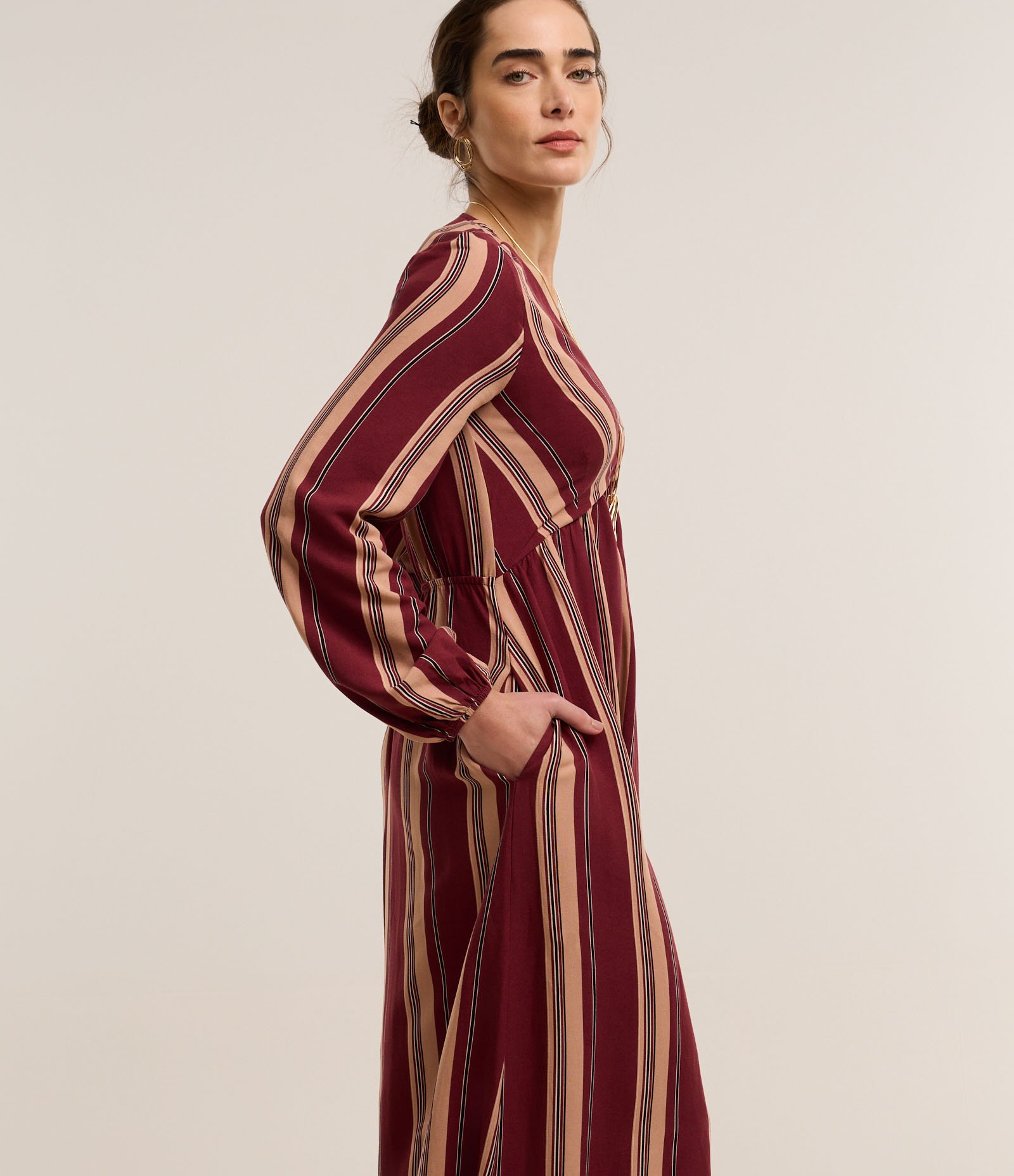 Vestido em Viscolinho com Manga Bufante e Bloco de Cor Bicolor Bordô/Salmão 6