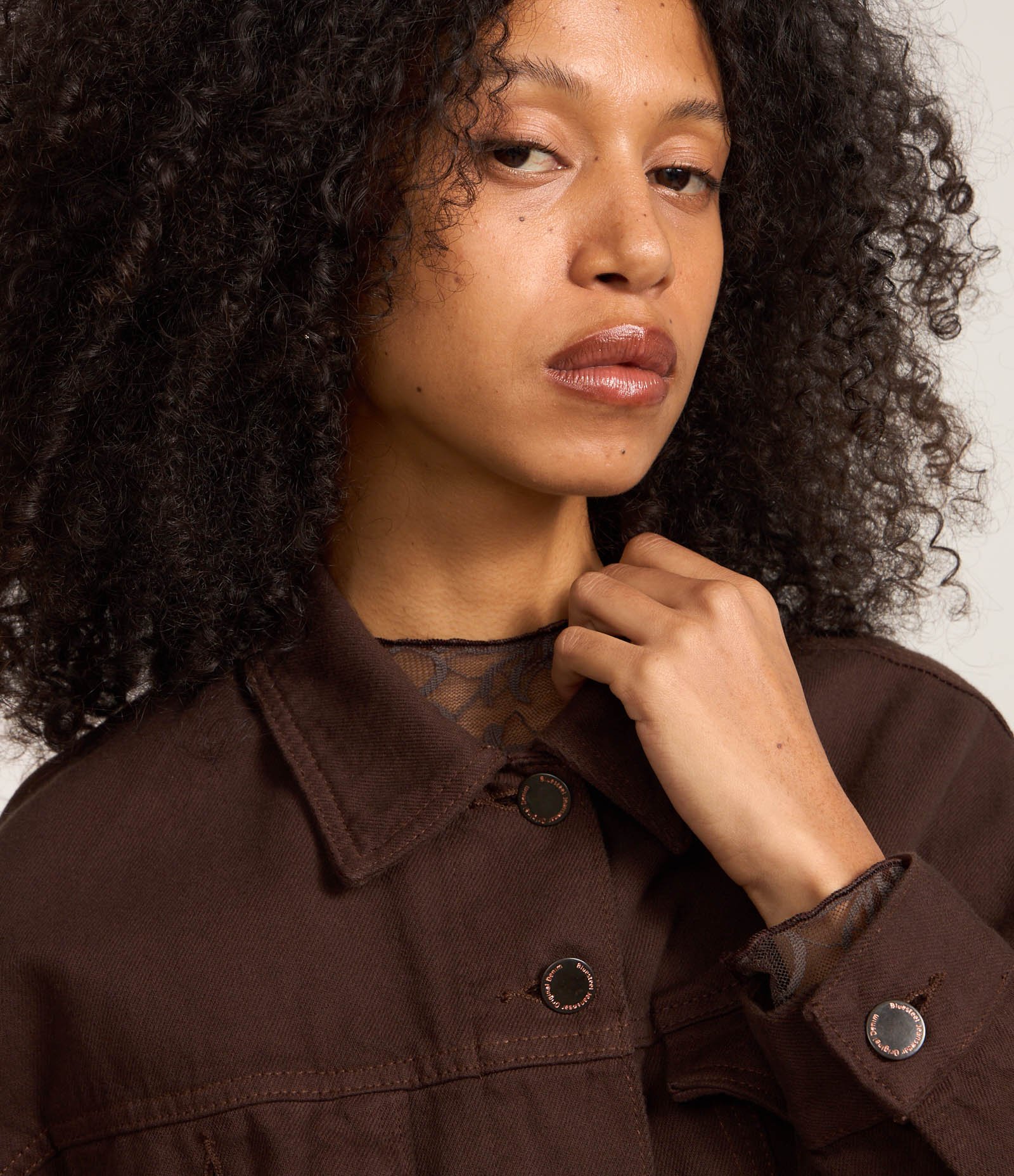 Jaqueta Regular em Sarja com Bolsos e Pregas na Barra Marrom 3