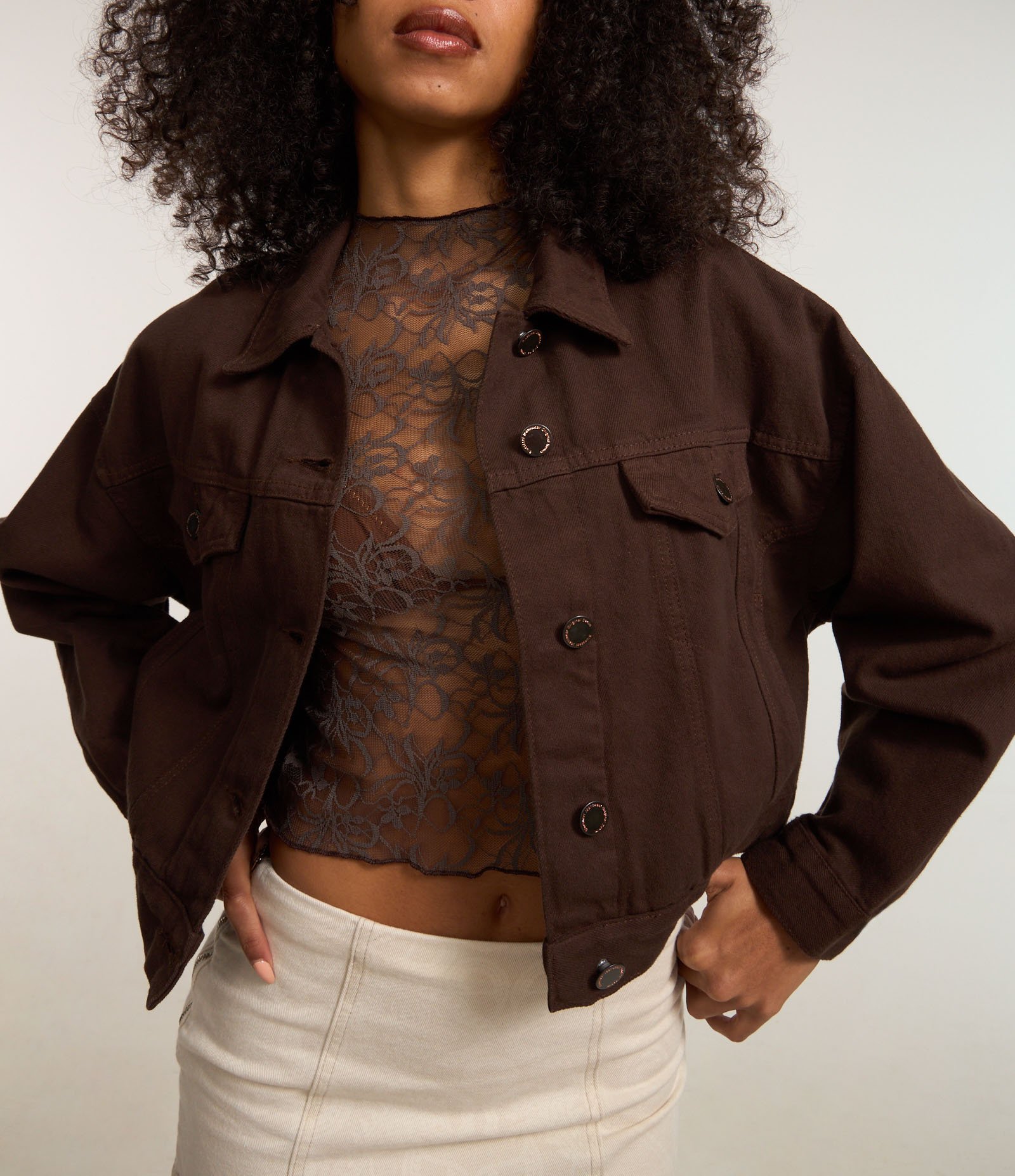 Jaqueta Regular em Sarja com Bolsos e Pregas na Barra Marrom 4