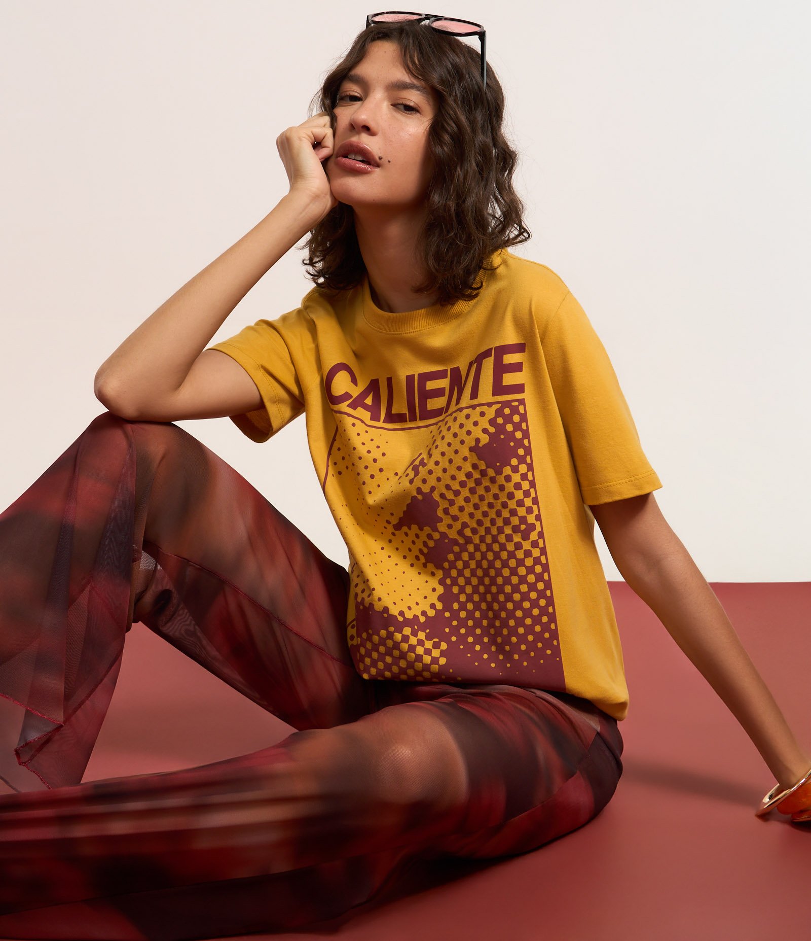 Camiseta Alongada em Algodão com Estampa Caliente Amarelo 3