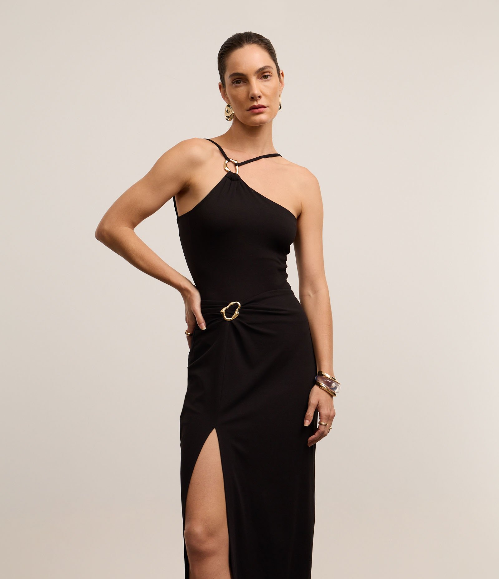 Saia Reta Midi com Fivela Metalizada com Efeito Martelado Preto 2