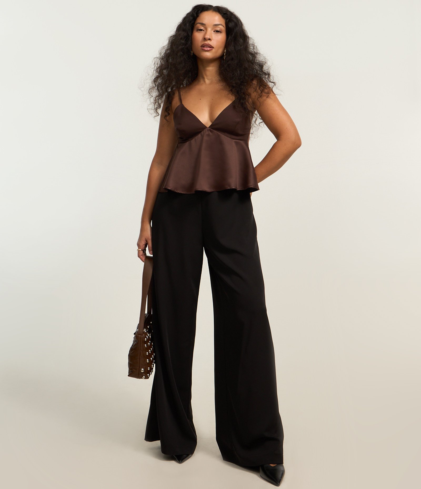 Blusa Godê Acetinada com Alcinhas Finas 2