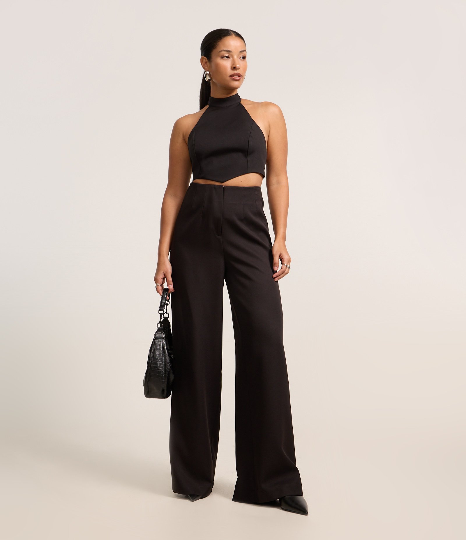 Calça Reta em Alfaiataria sem Cós e com Pences Preto 1