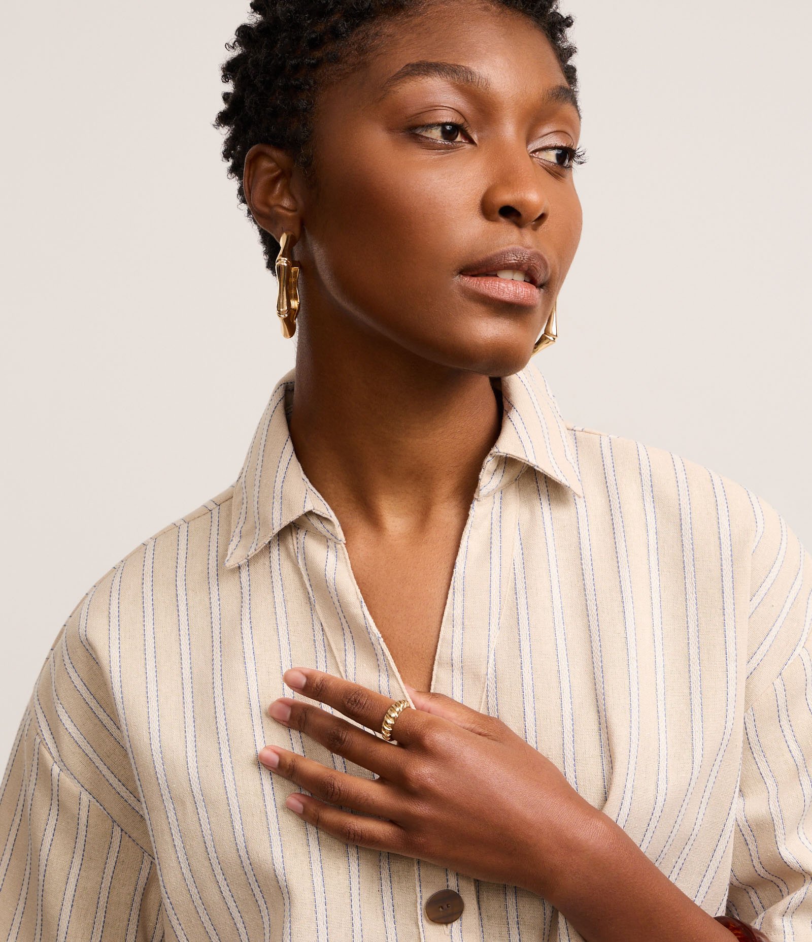 Camisa em Viscolinho com Listras de Fio Tinto Bege 4