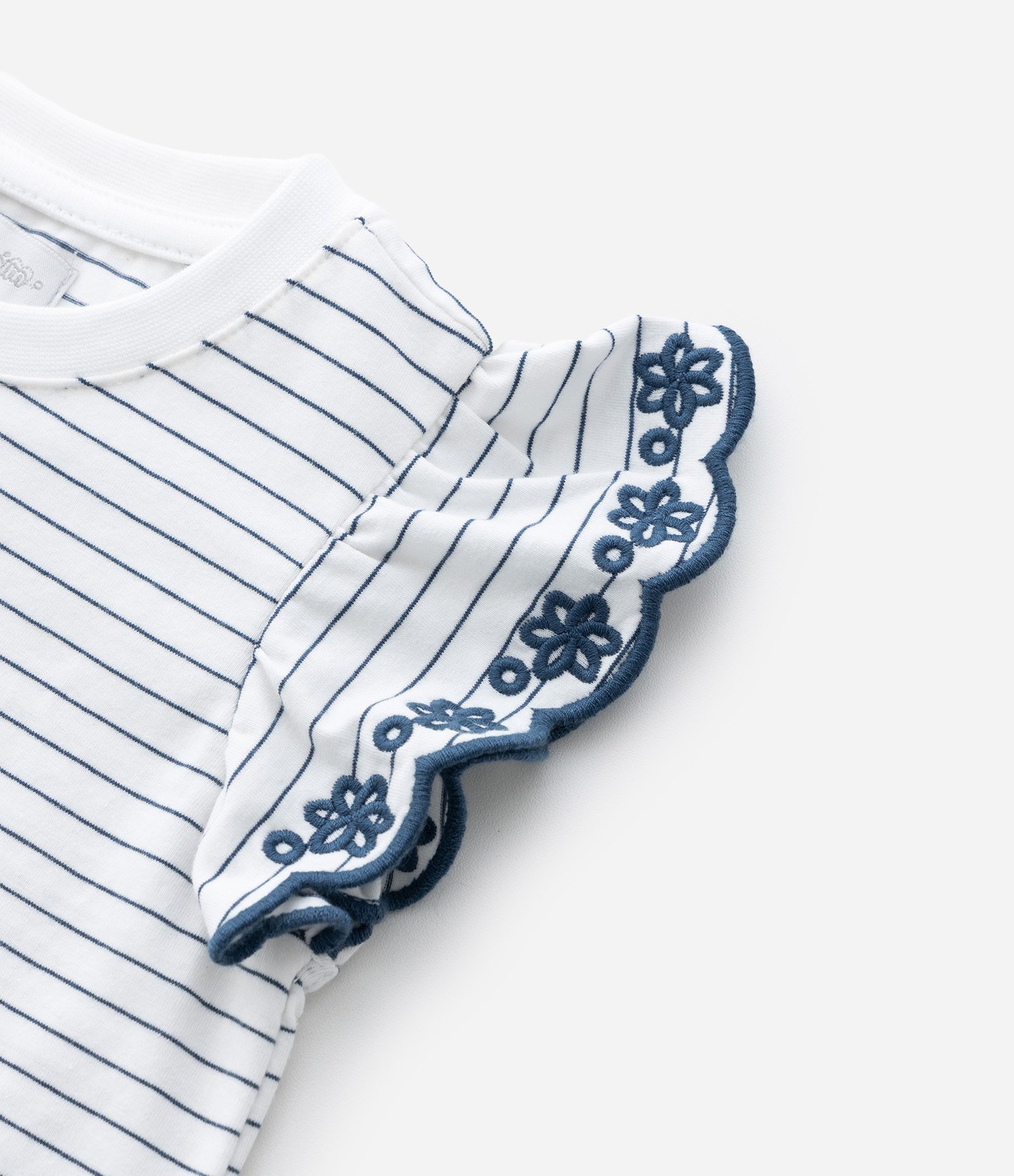 Camiseta Infantil com Bordados e Frufrus - Tam 1 a 6 Anos Branco 5