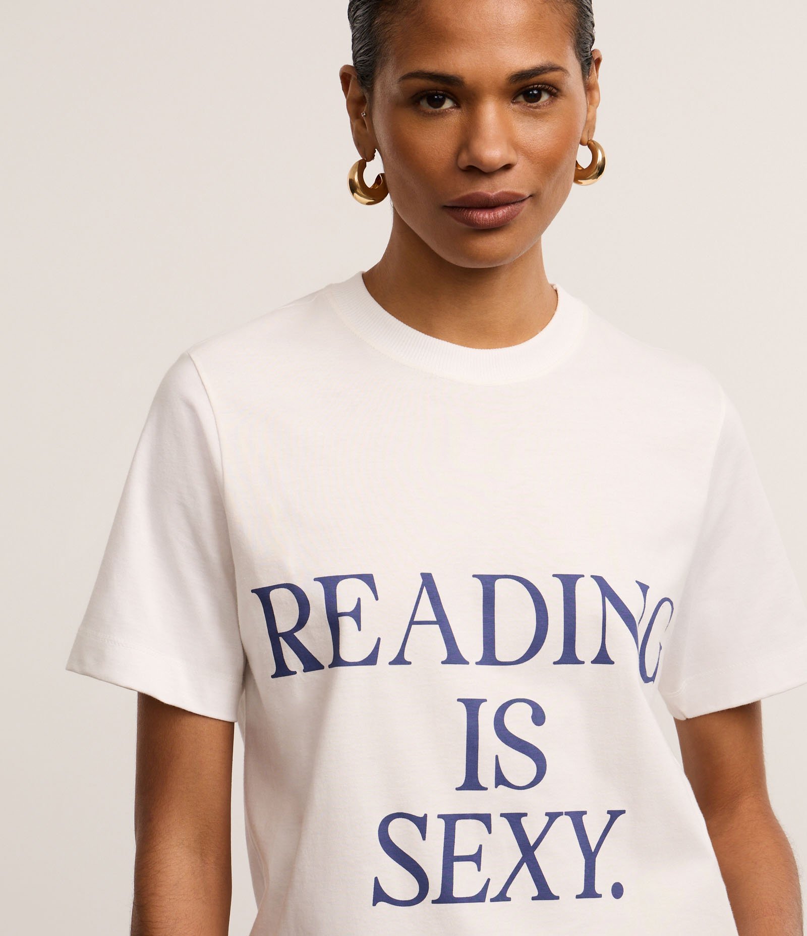 Camiseta T-Shirt em Algodão com Lettering Reading is Sexy Branco 3