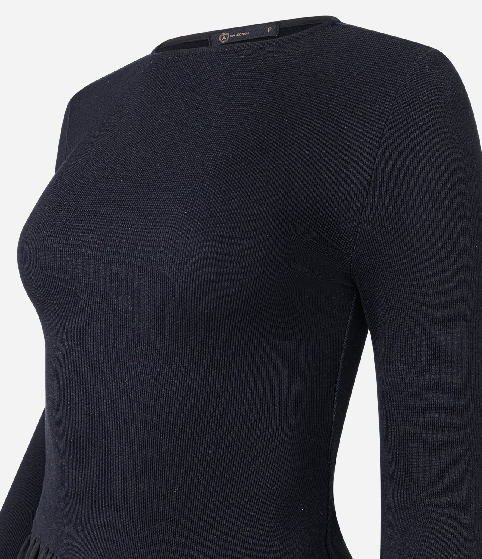 Vestido Godê Curto em Viscose com Sobreposição na Saia Preto 6