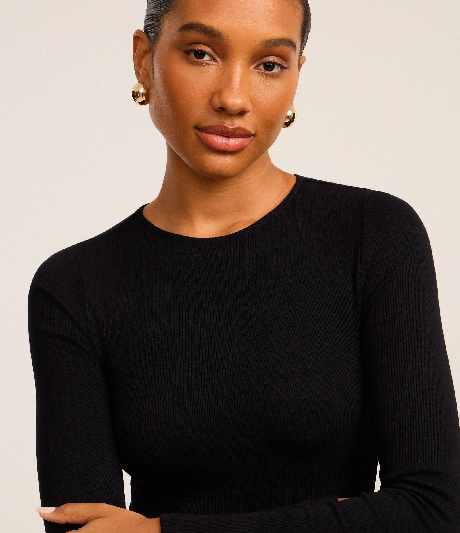 Vestido Godê Curto em Viscose com Sobreposição na Saia Preto 4