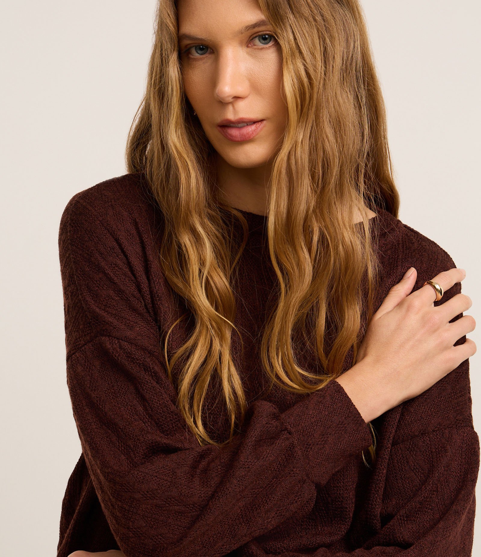 Suéter em Tricô com Ponto Diferenciado eManga Bufante Marrom 3