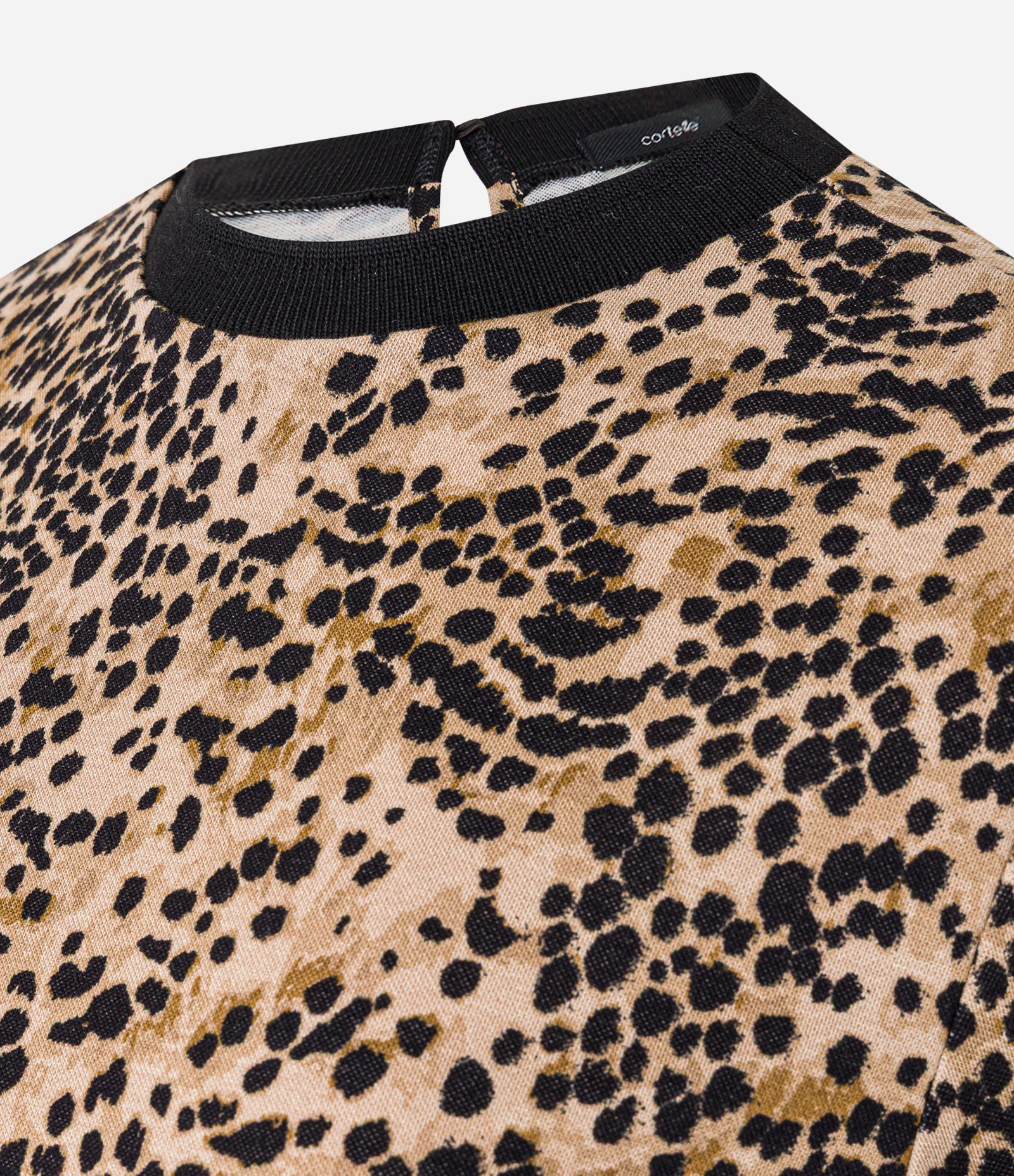 Blusa em Viscose com Estampa Onça e Gola de Tricô Contrastante Marrom 6