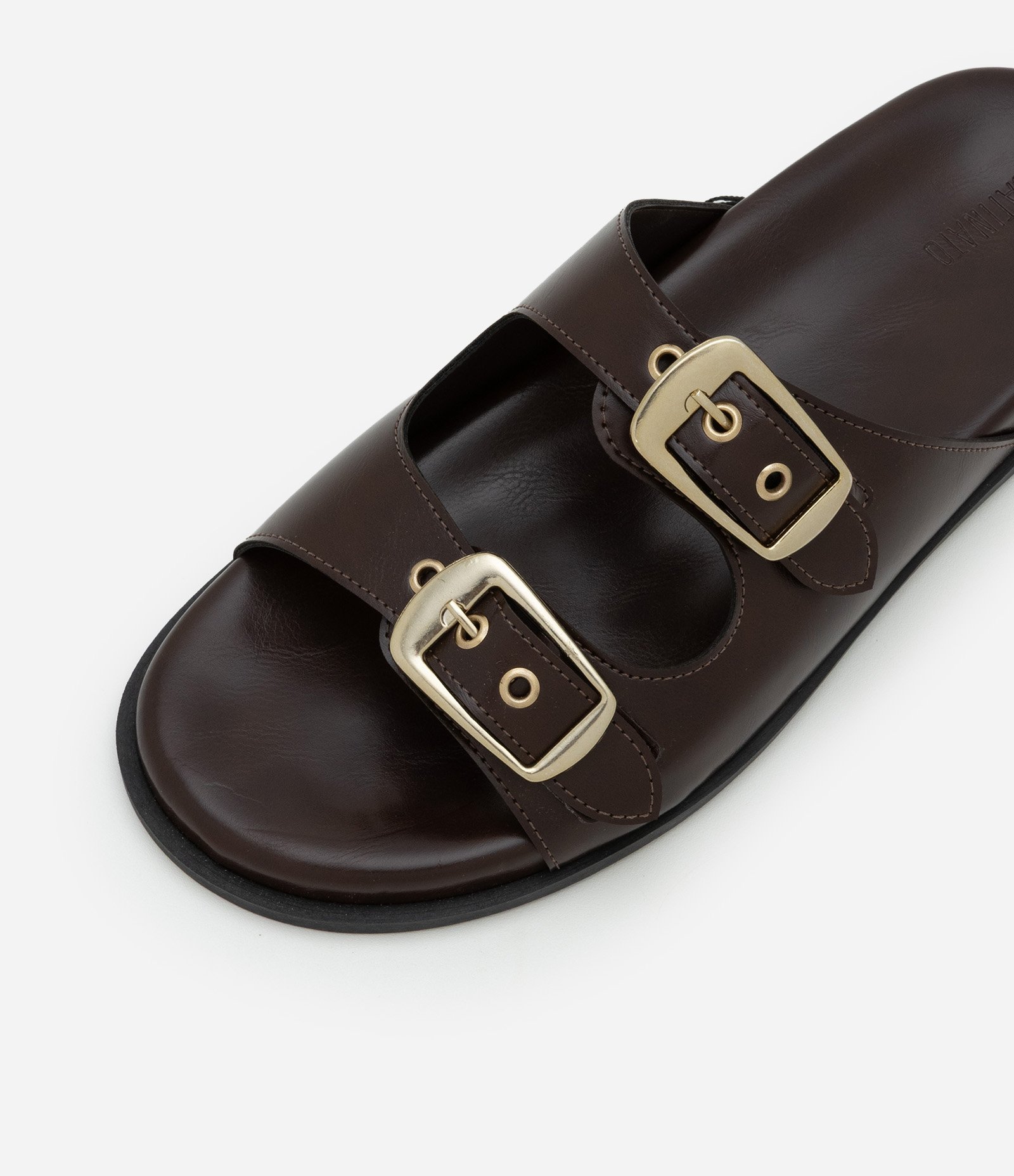 Sandália Rasteira Flat com Fivelas Marrom 4