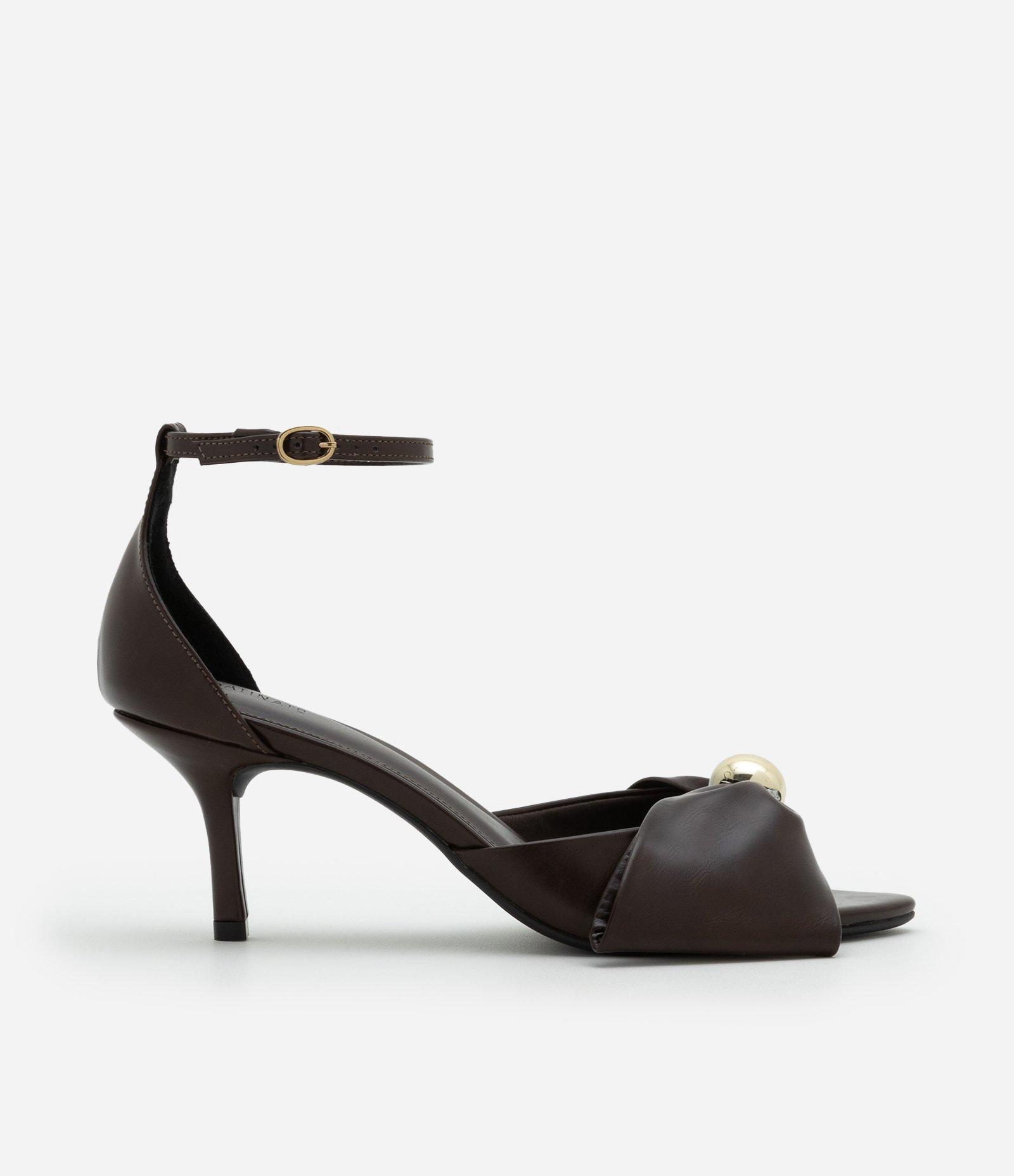 Sandália de Salto Fino com Laço e Esfera Contrastante Marrom 1