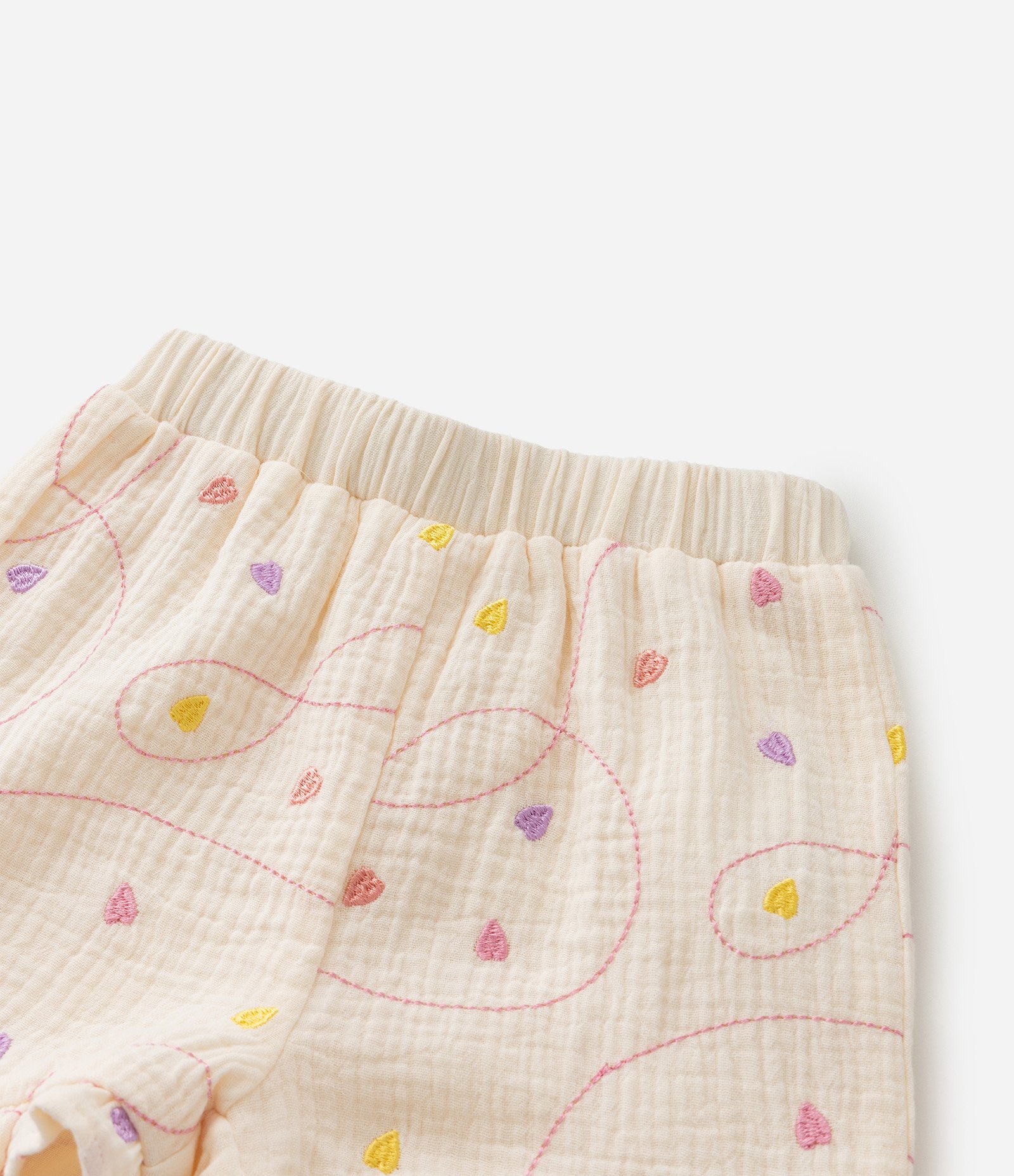 Conjunto Infantil em Tricoline com Estampa Bordada de Corações - Tam 1 a 6 Anos Bege 11