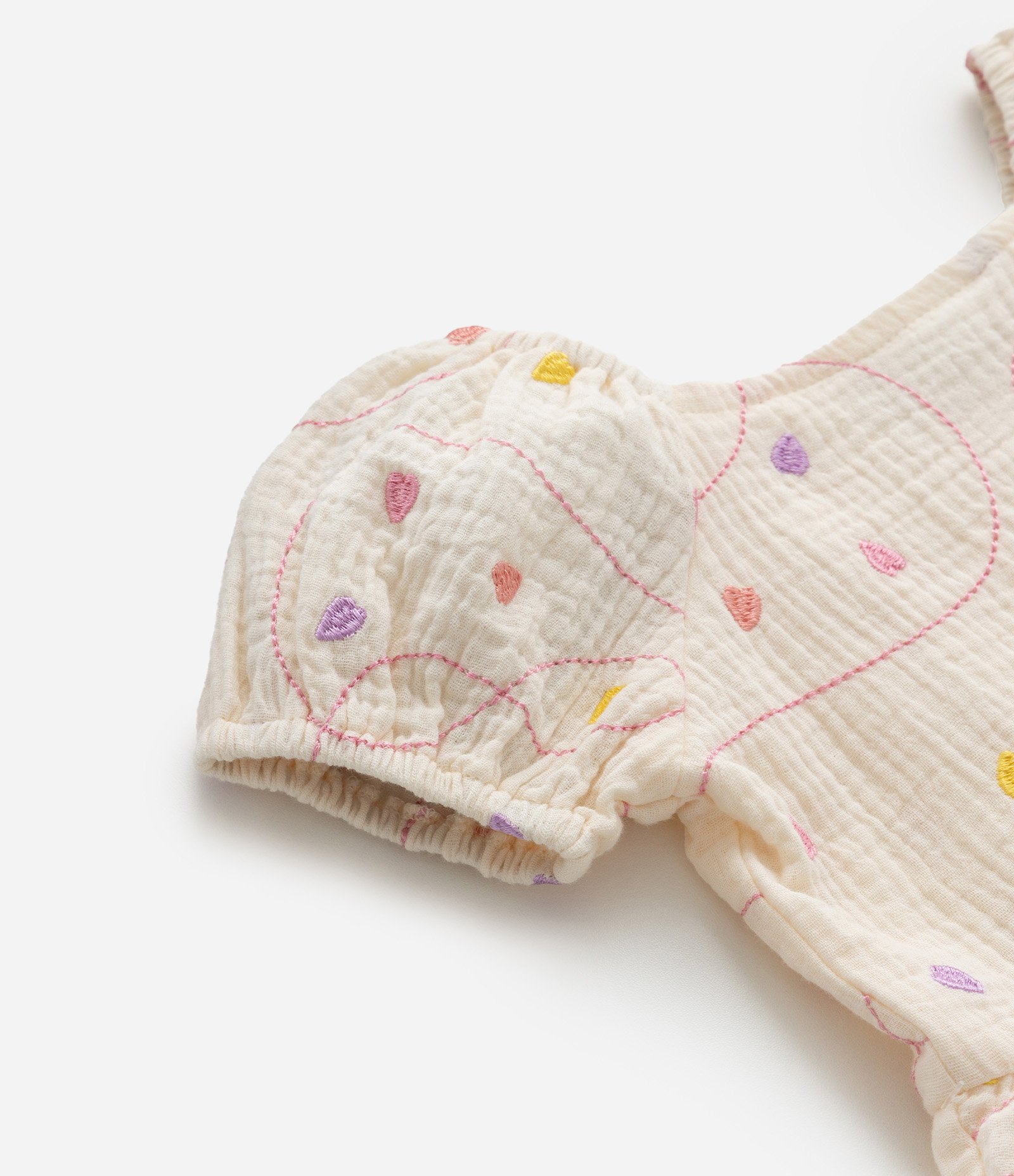 Conjunto Infantil em Tricoline com Estampa Bordada de Corações - Tam 1 a 6 Anos Bege 6