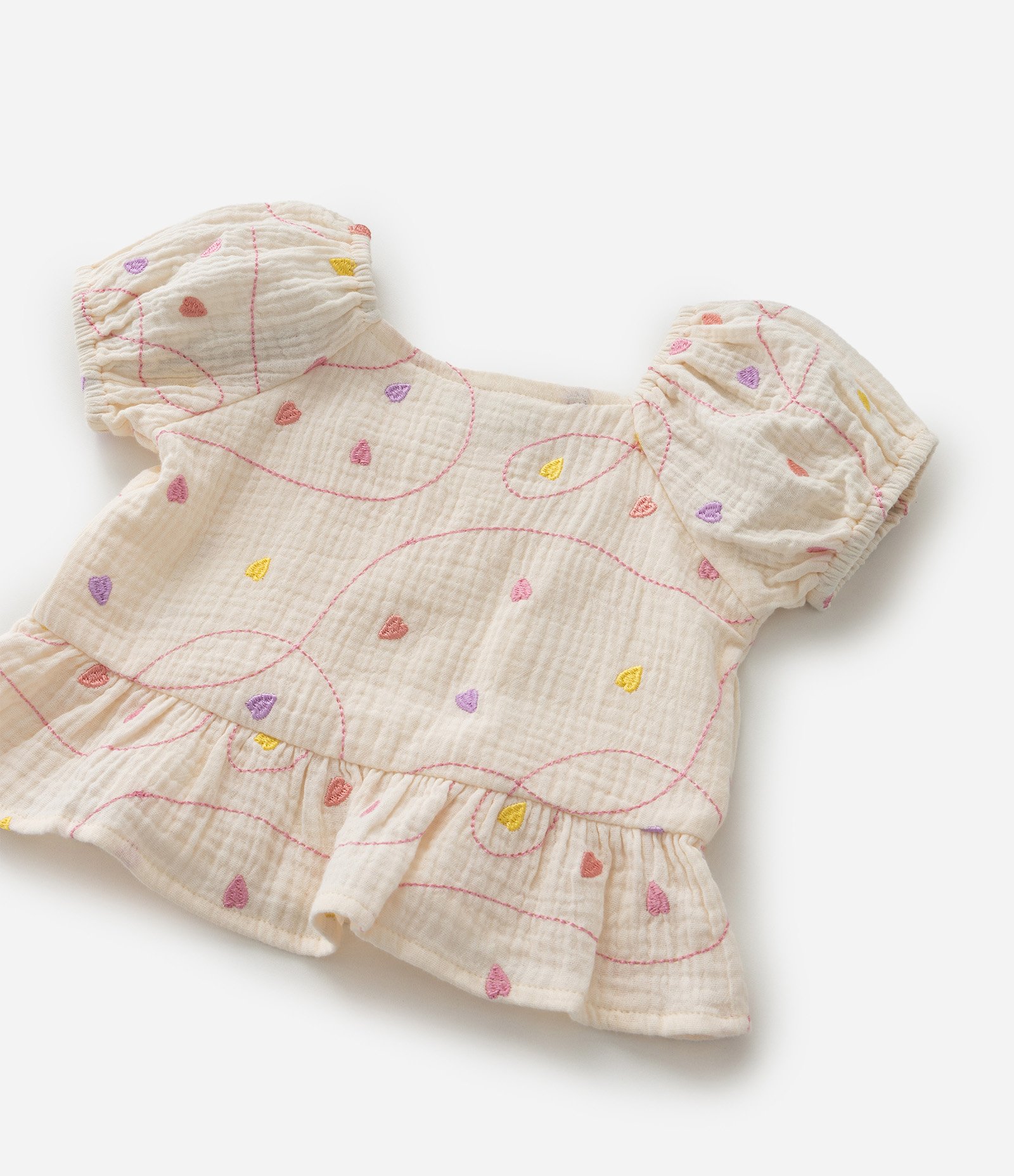 Conjunto Infantil em Tricoline com Estampa Bordada de Corações - Tam 1 a 6 Anos Bege 7