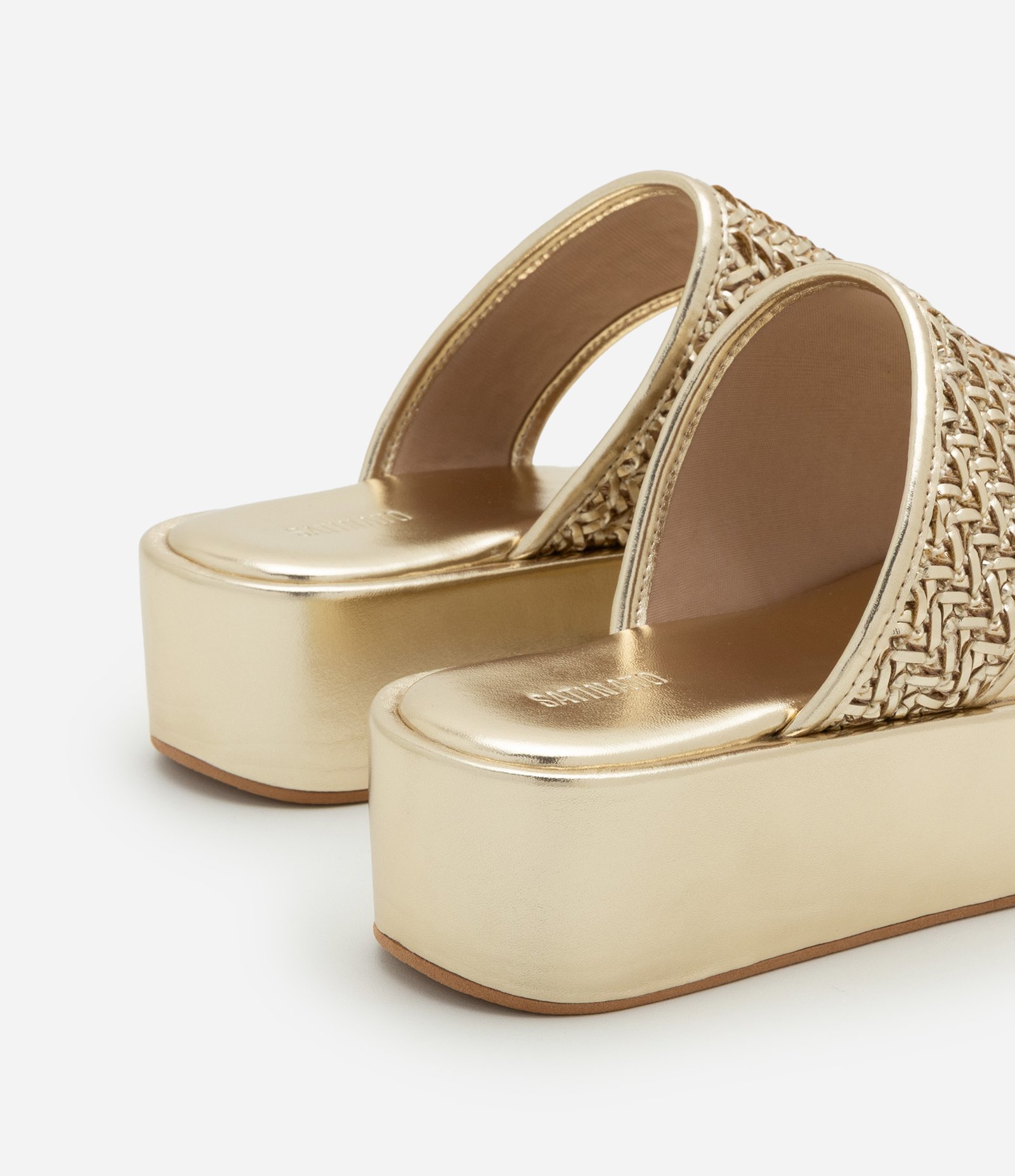 Sandália Flatform com Cabedal com Textura Macramê e Dedal Dourado 5