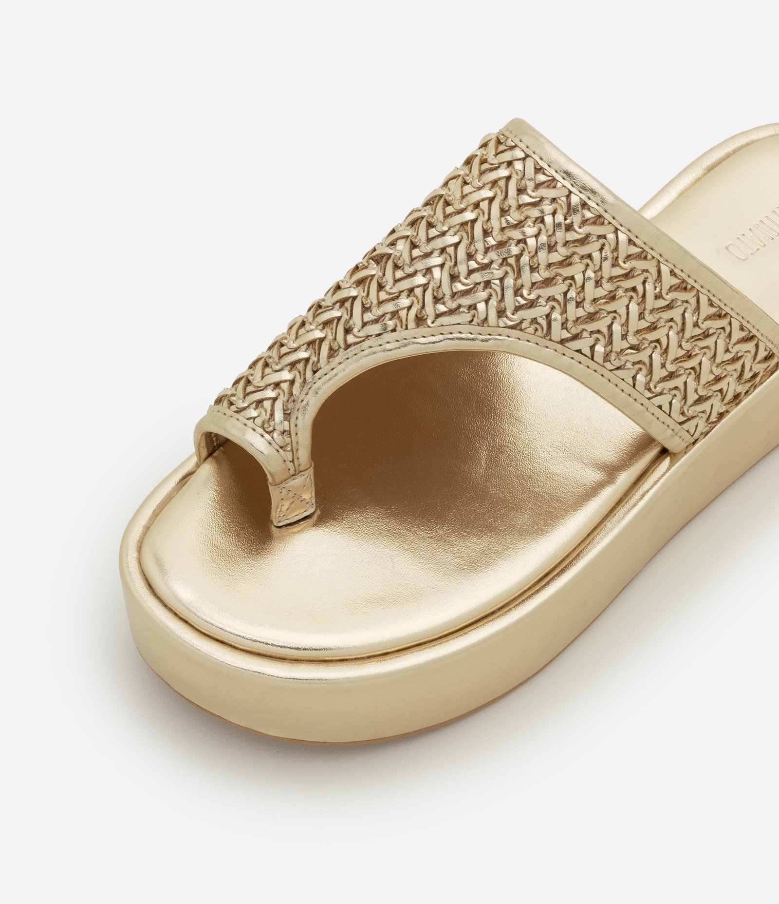 Sandália Flatform com Cabedal com Textura Macramê e Dedal Dourado 6