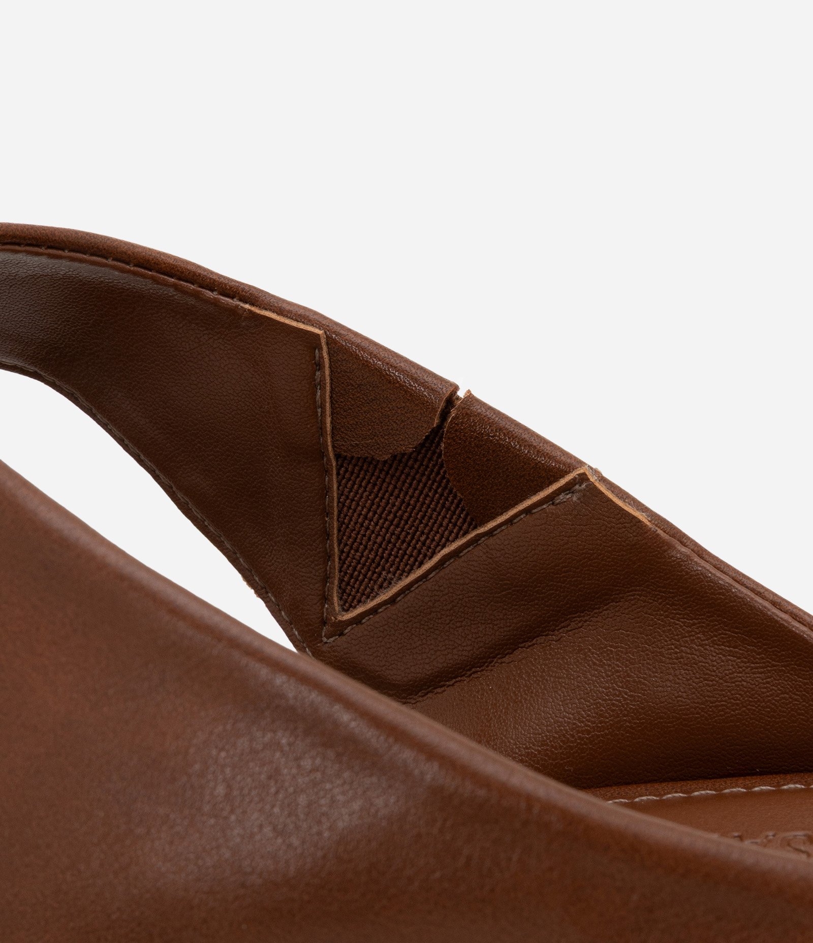 Sandália Dedo com Salto Bloco e Bico Quadrado Marrom 5