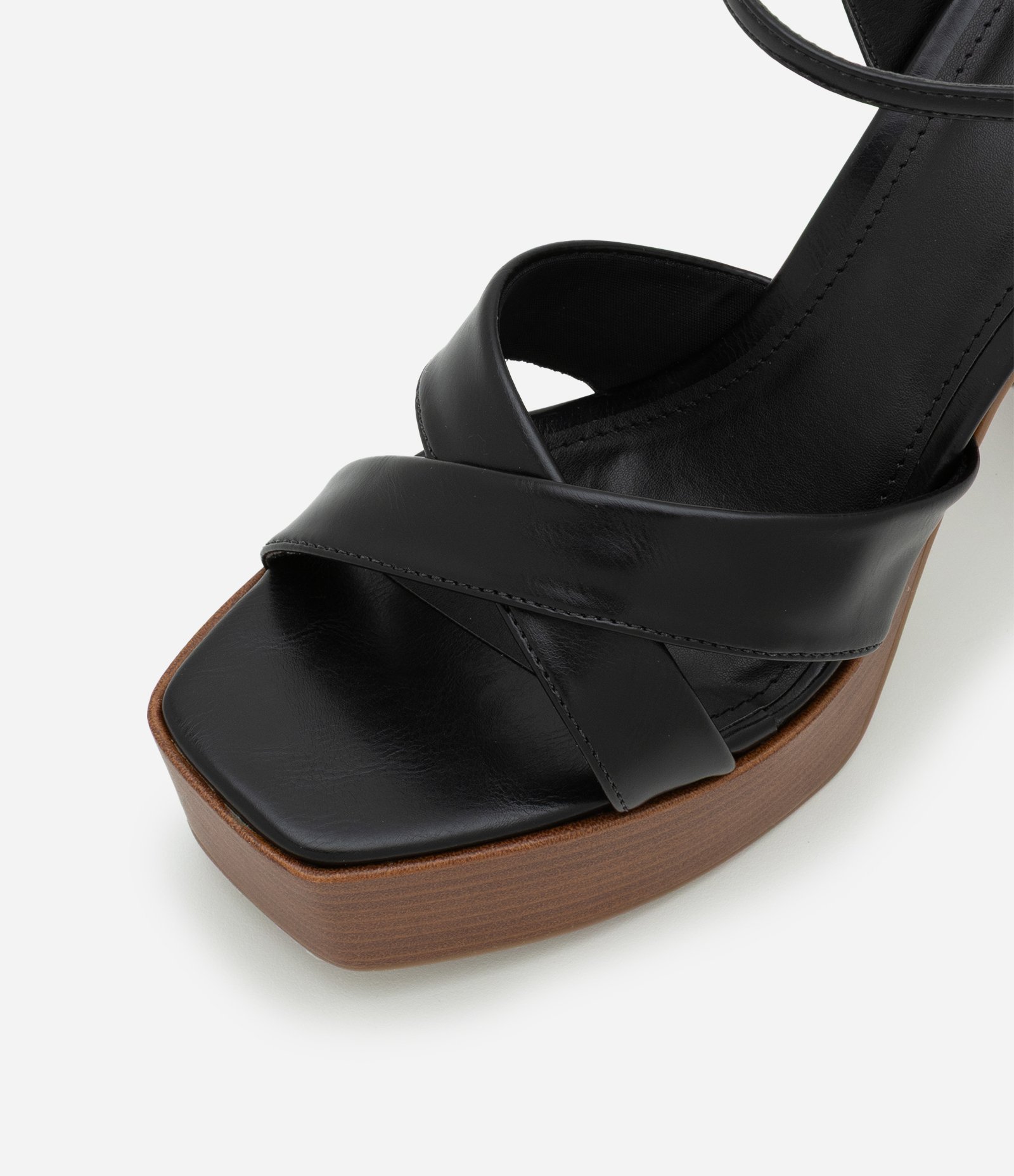 Sandália Meia Pata com Tiras Cruzadas e Salto Super Alto Preto 4