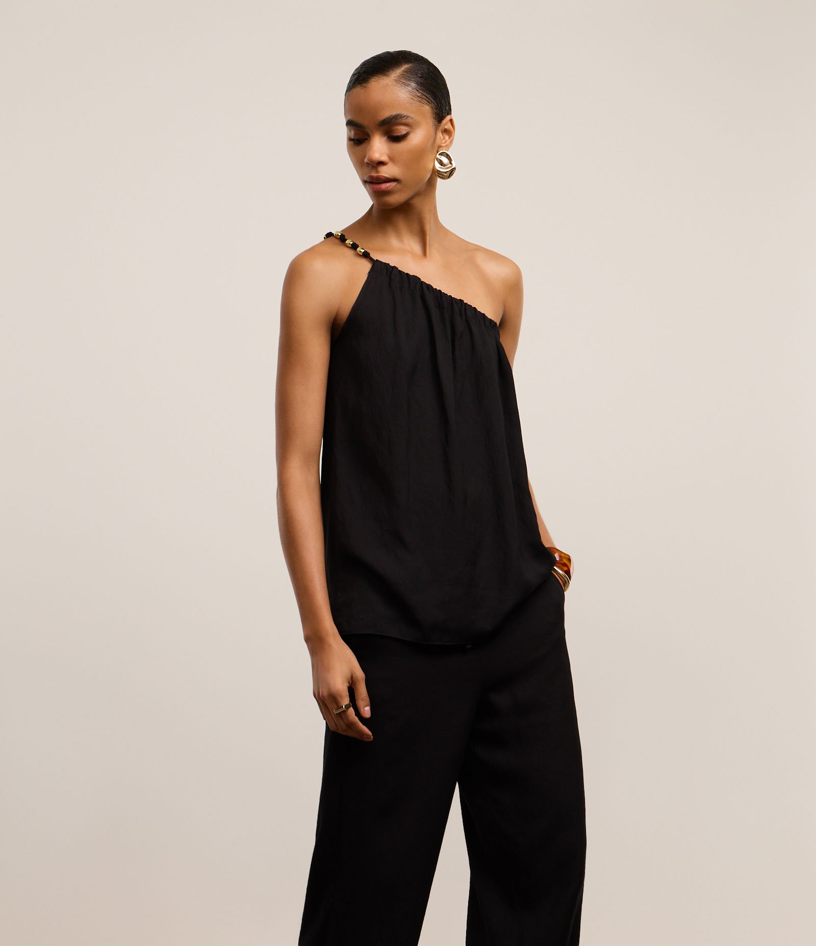 Calça Wide Leg com Amarração no Cós Preto 2