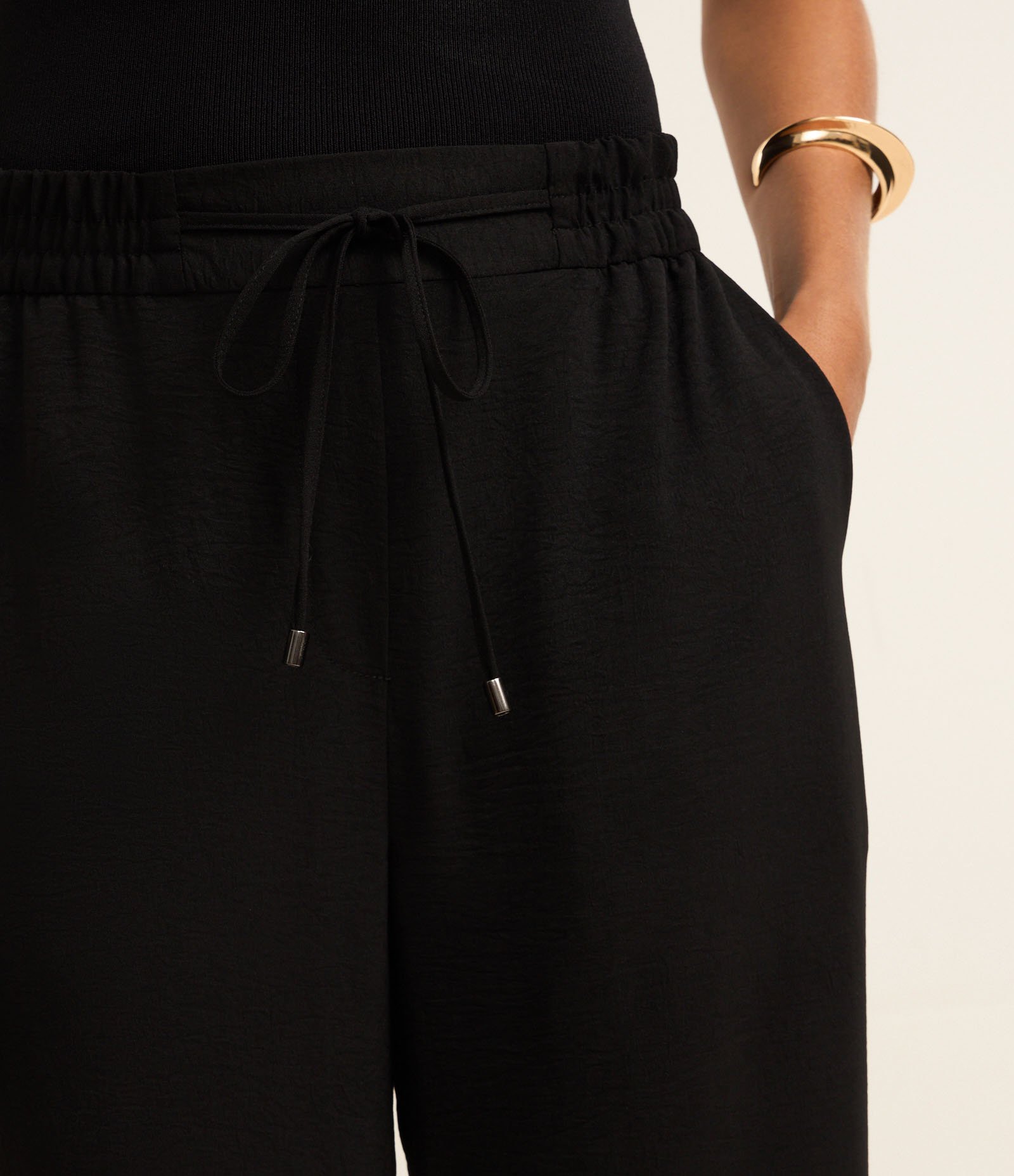 Calça Reta Airflow com Cós Elástico e Amarração Preto 4