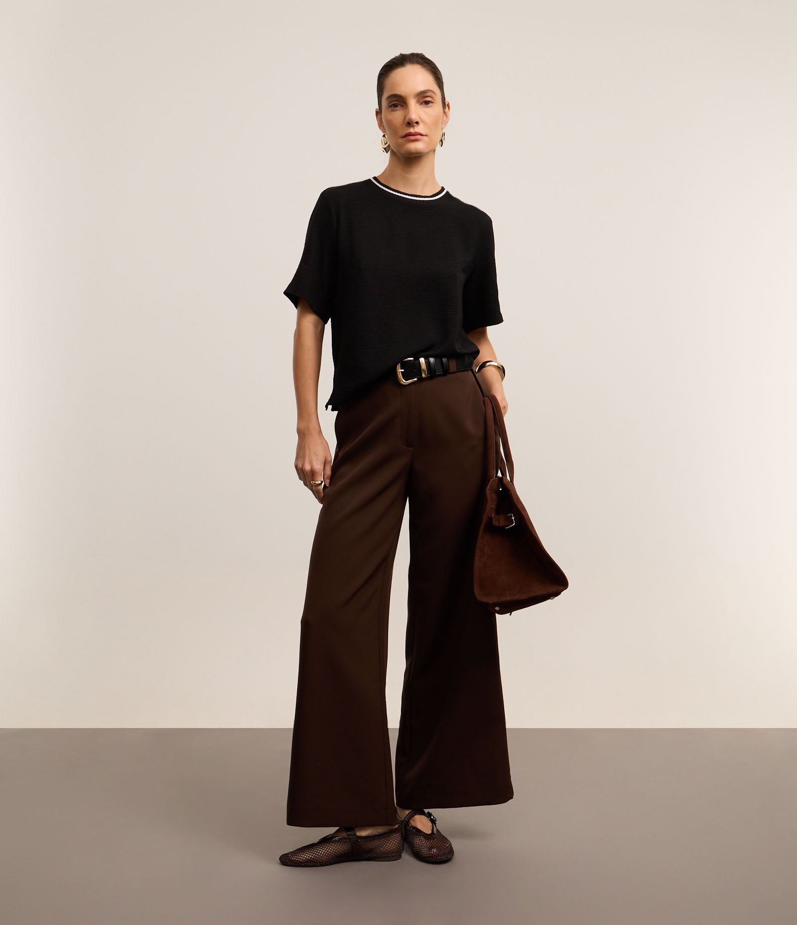 Blusa Airflow com Gola Contrastante em Ribana Preto 2