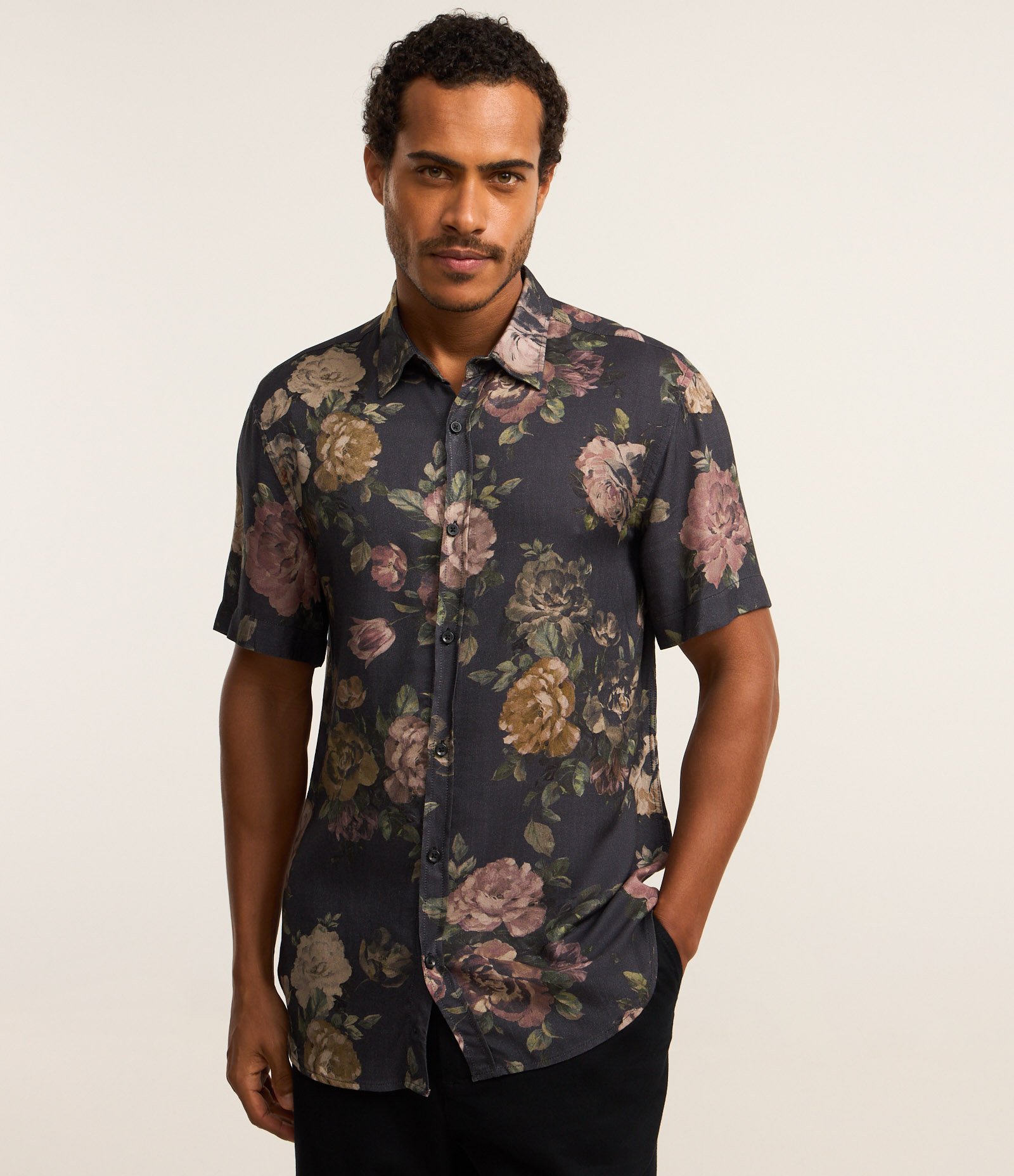 Camisa Anarruga com Botões e Estampa Floral Preto 1