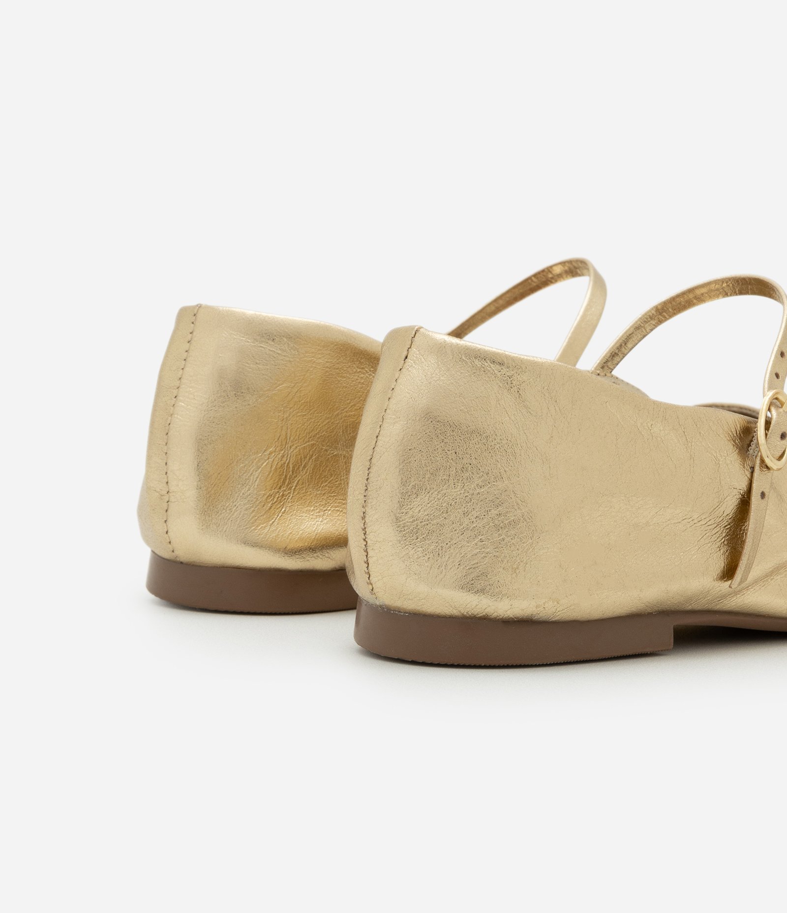 Sapatilha de Couro com Bico Quadrado e Detalhe em Fivela Dourado 5