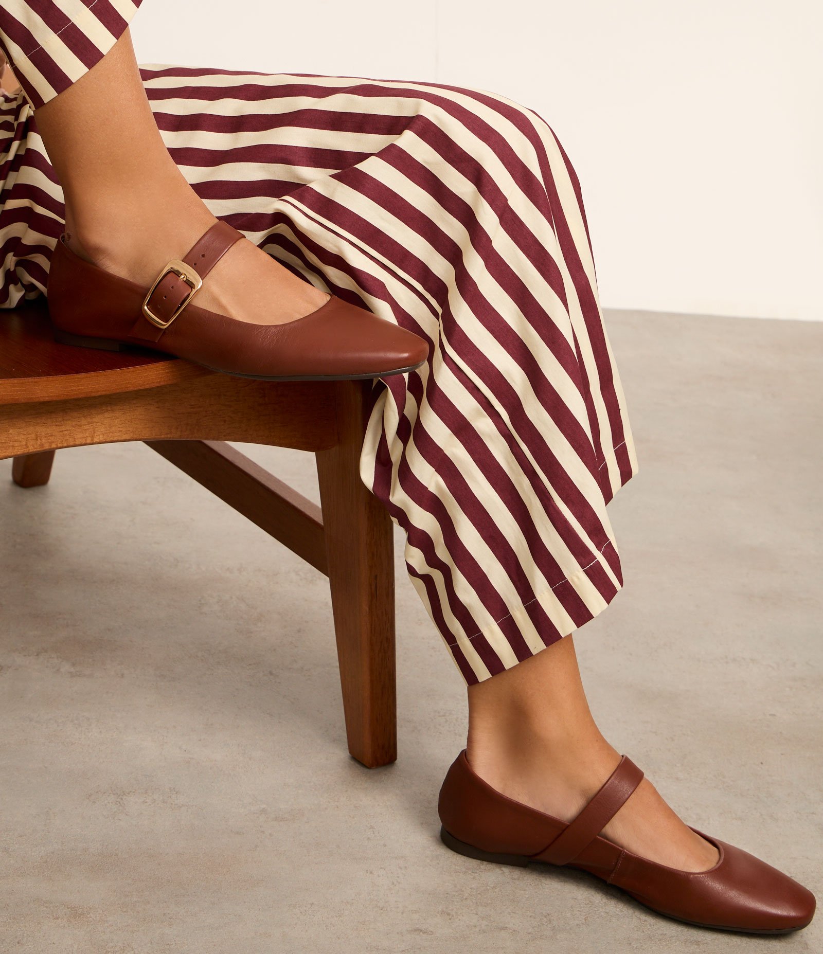 Sapatilha Couro com Fivela Quadrada Marrom 2