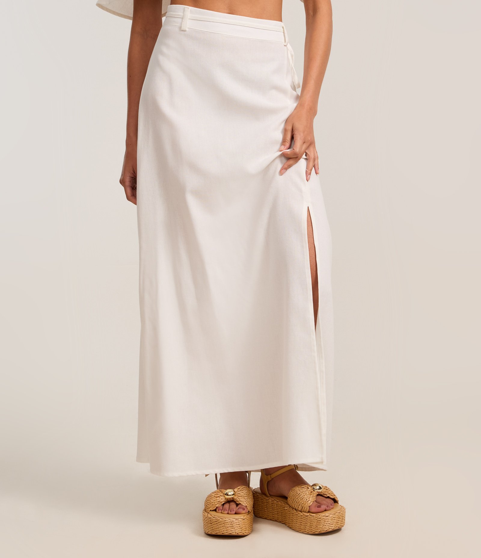 Saia Long Midi em Viscolinho com Cintinho e Fenda Branco 3