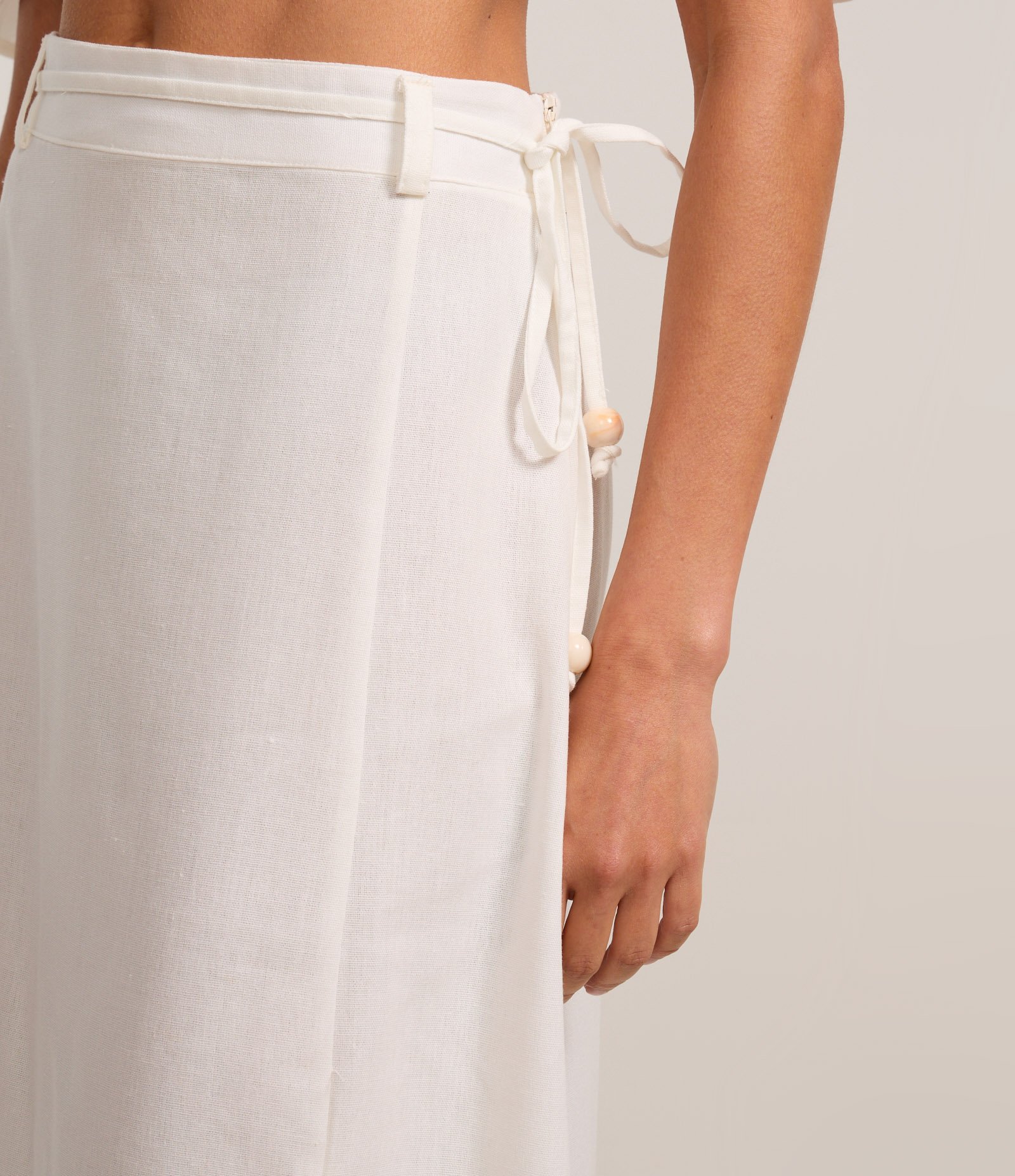 Saia Long Midi em Viscolinho com Cintinho e Fenda Branco 4