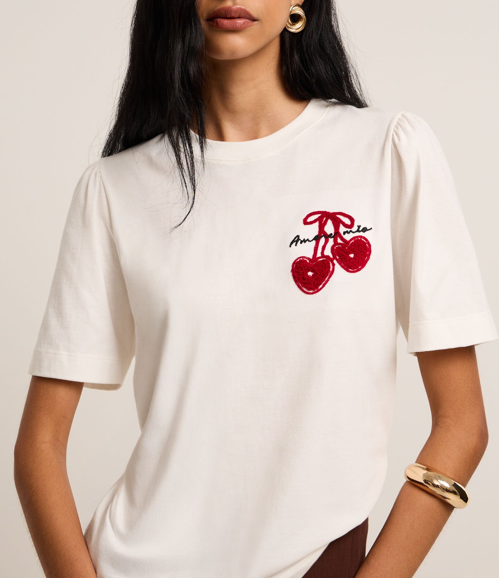 Camiseta Slim em Algodão com Estampa Localizada Coração e Manga com Frufru Off White 4