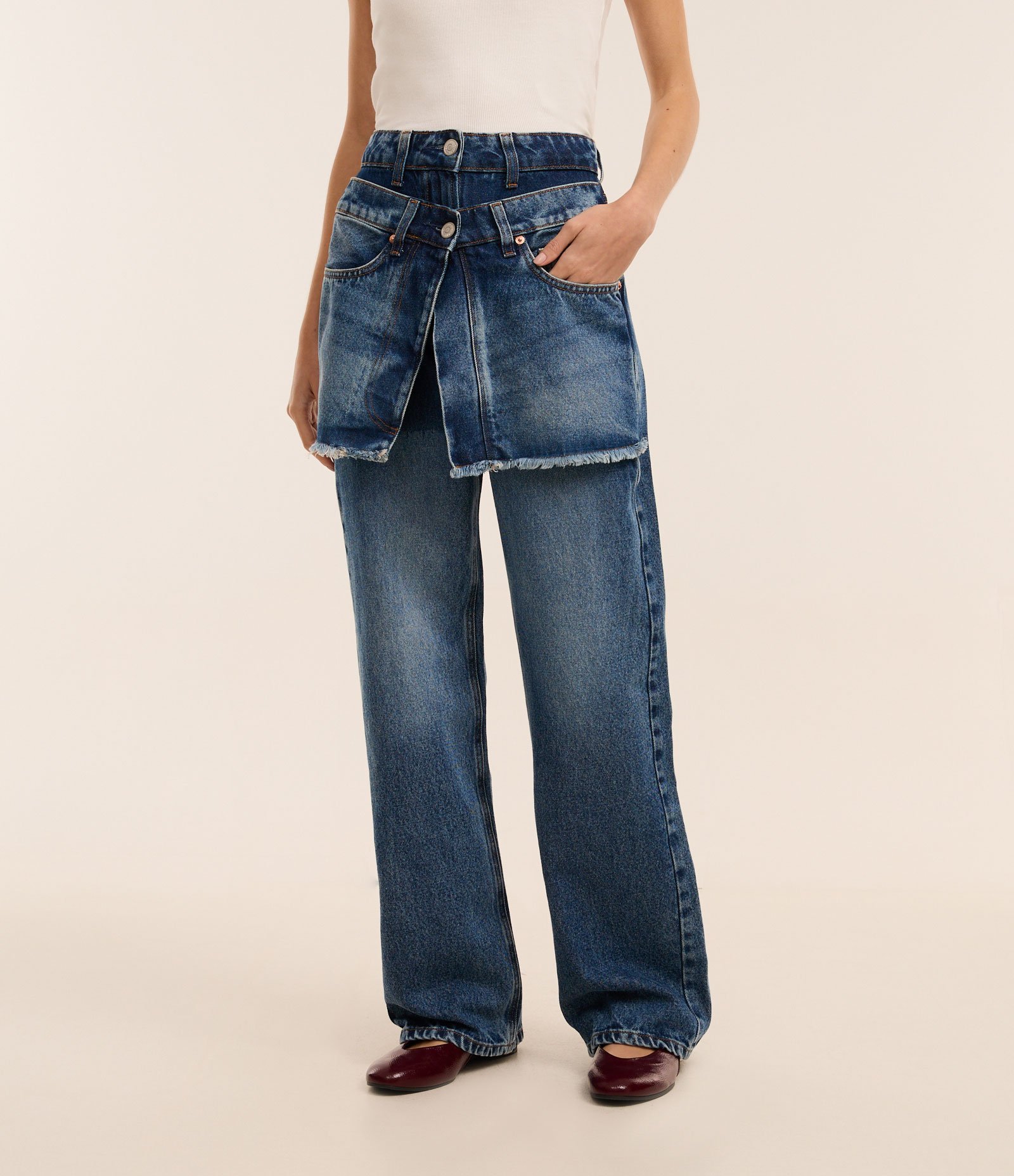 Calça Reta em Jeans com Saia Sobreposta e Cós Duplo Azul 2