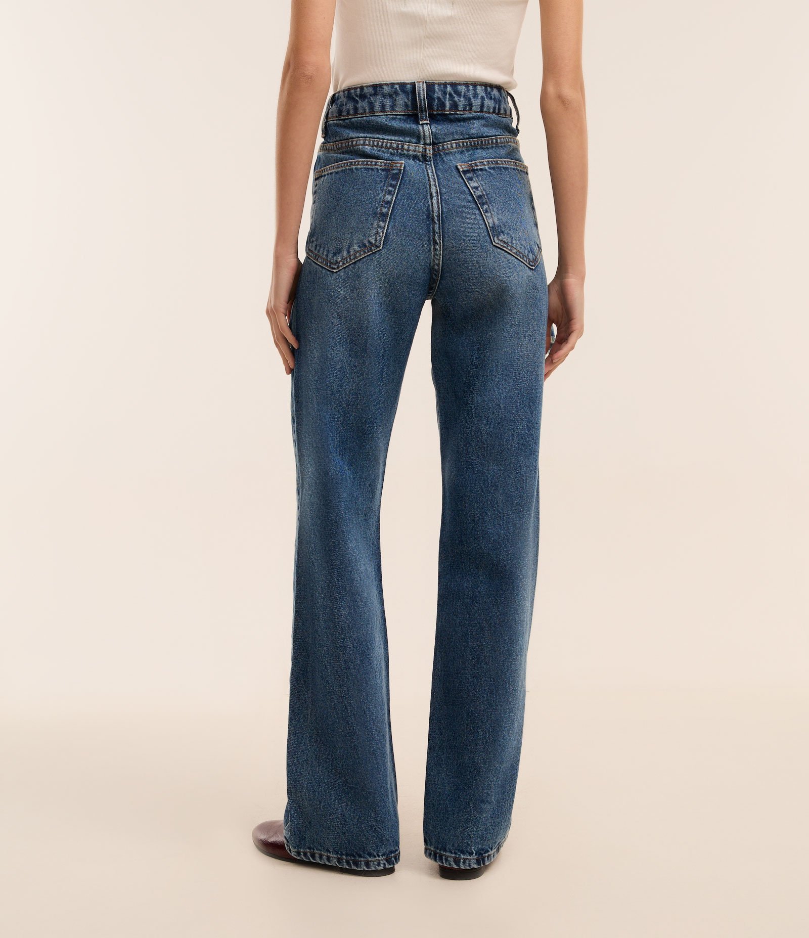 Calça Reta em Jeans com Saia Sobreposta e Cós Duplo Azul 3